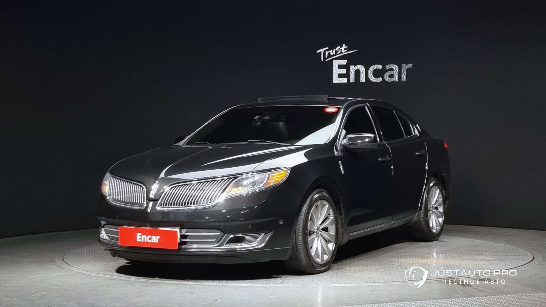 Автомобиль Lincoln MKS