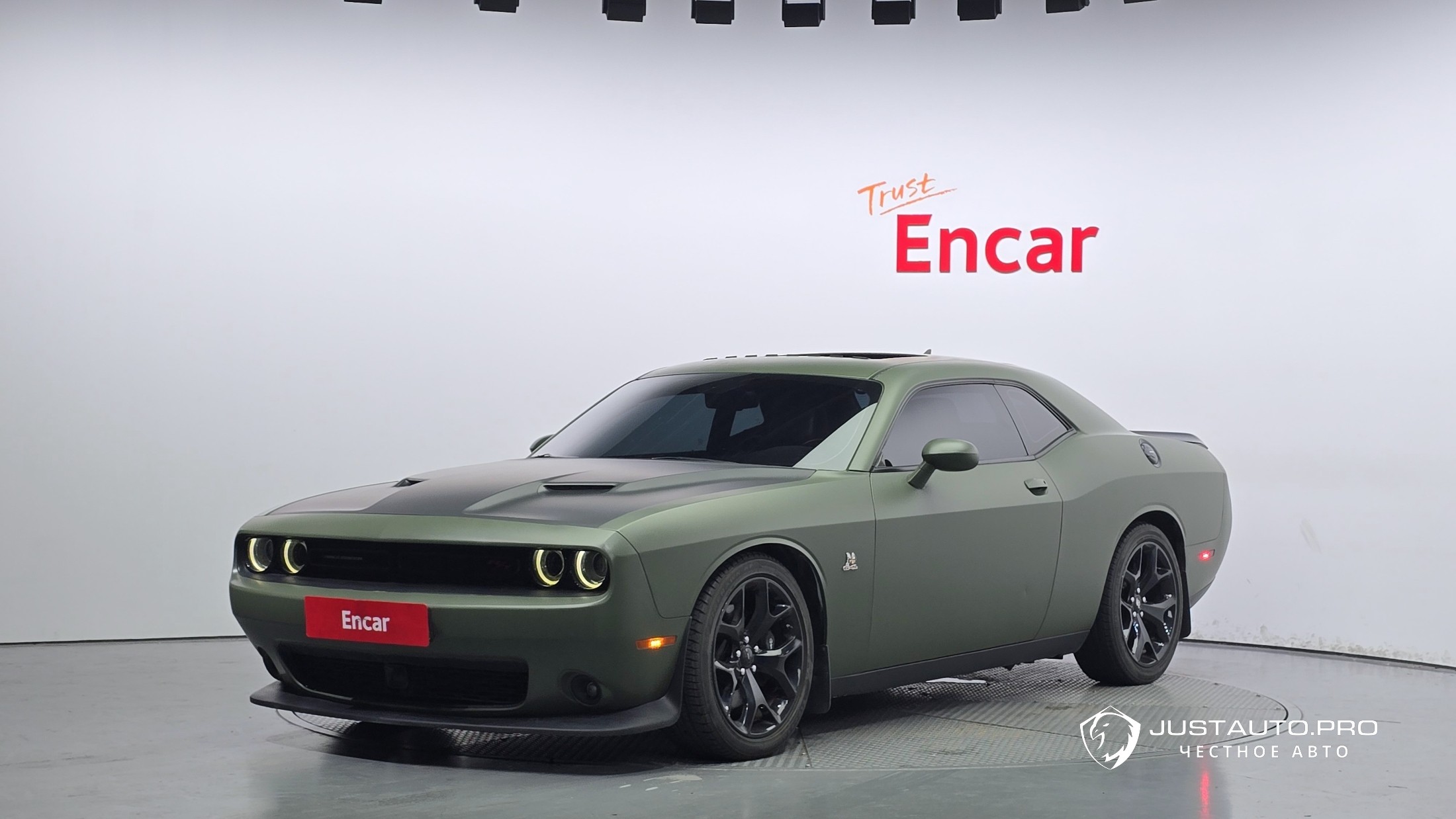Автомобиль Dodge Challenger