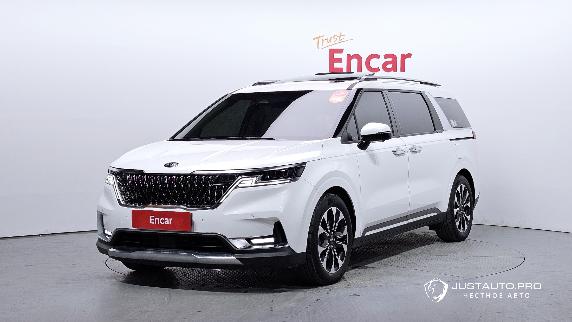 Автомобиль Kia Canival