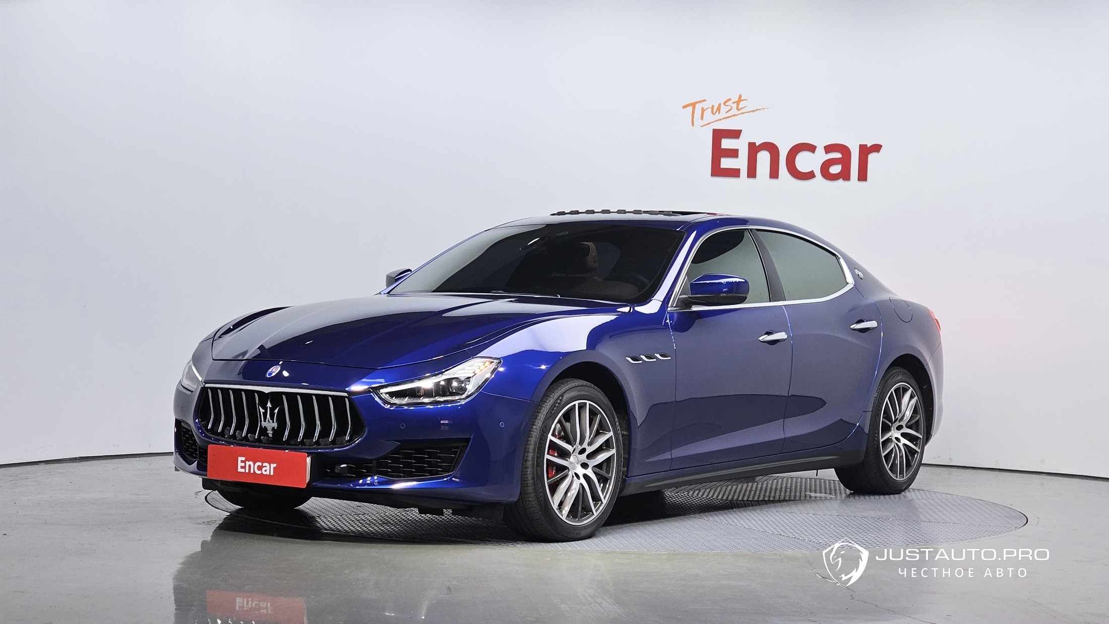 Автомобиль Maserati Ghibli
