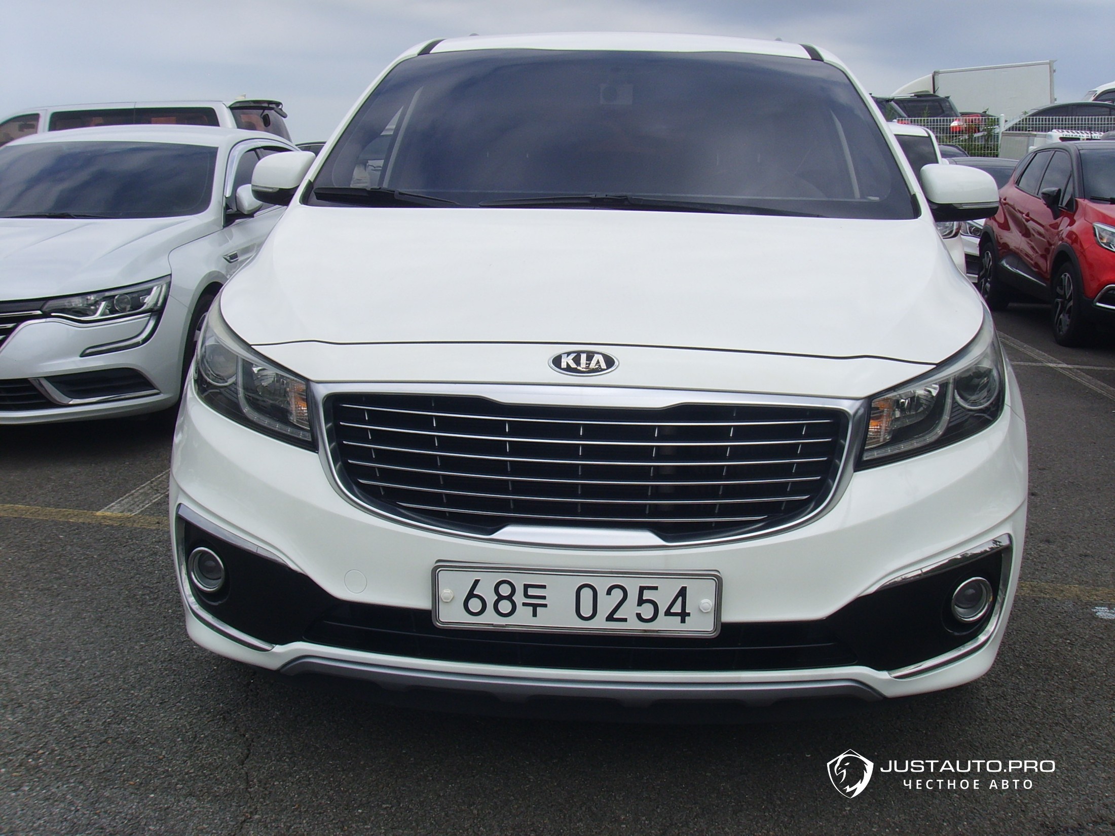 Автомобиль Kia Canival