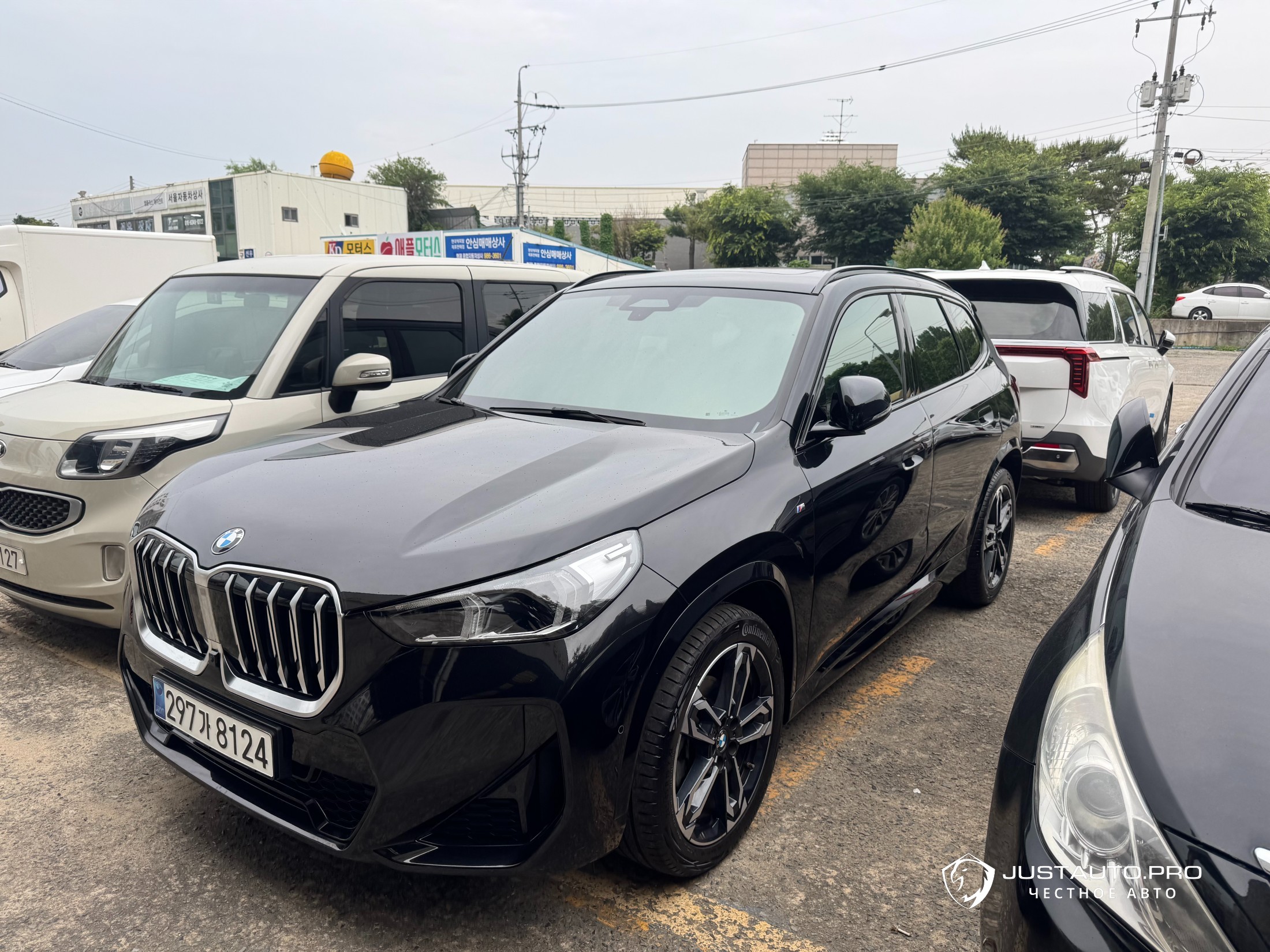 Автомобиль BMW X1