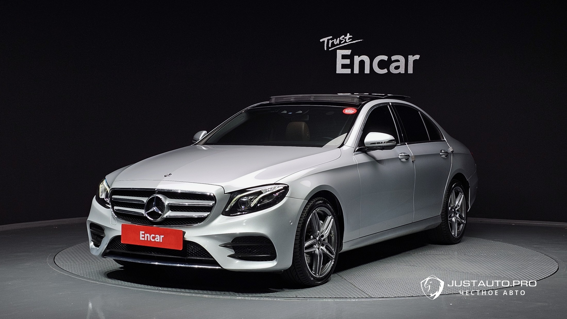 Автомобиль Mercedes-Benz E-Class