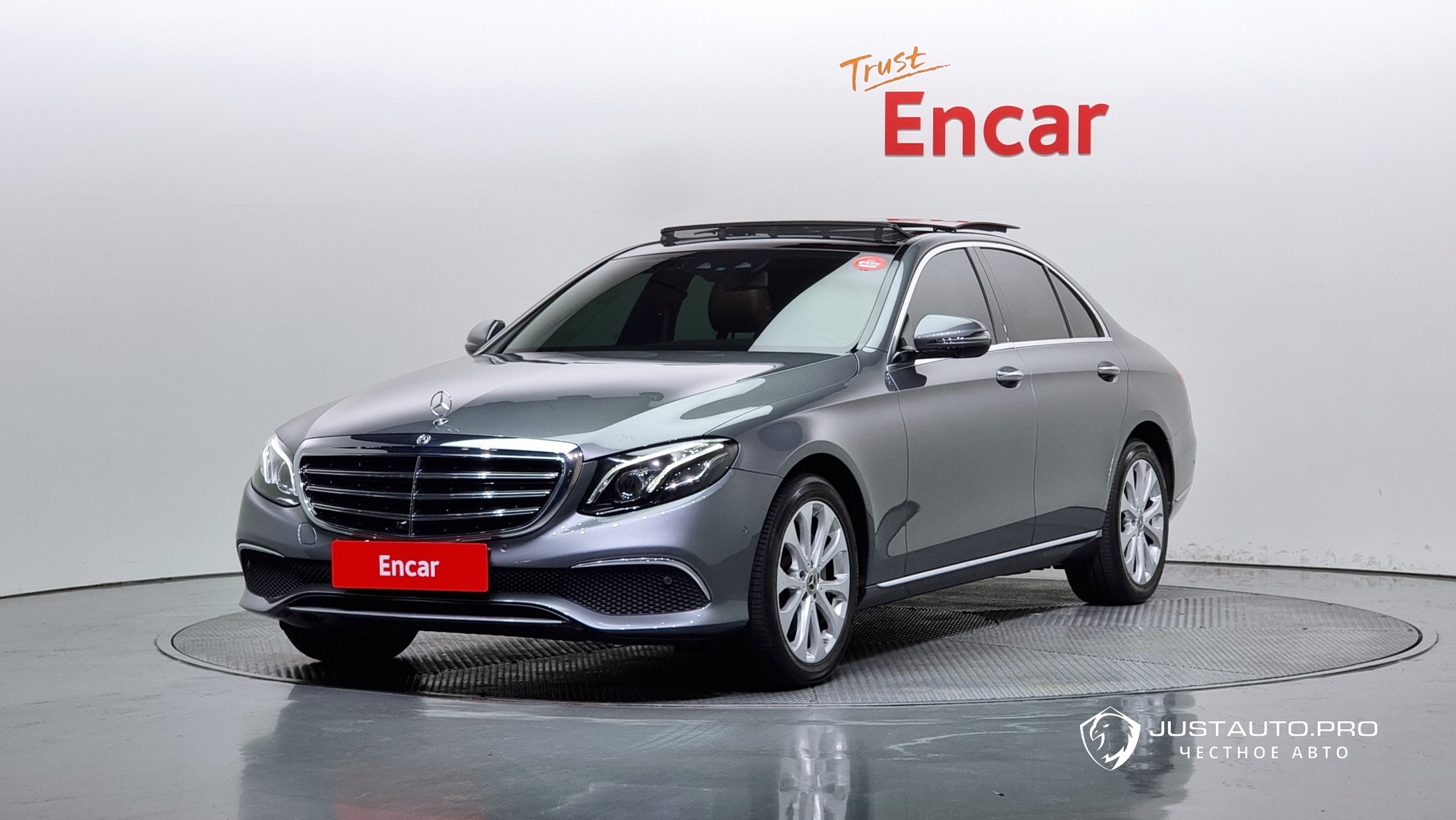 Автомобиль Mercedes-Benz E-Class