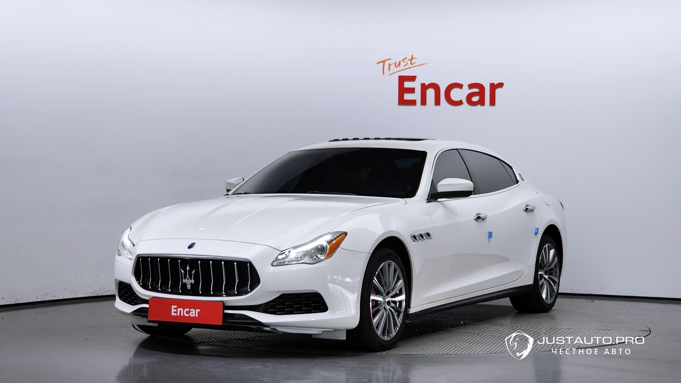 Автомобиль Maserati Quattroporte