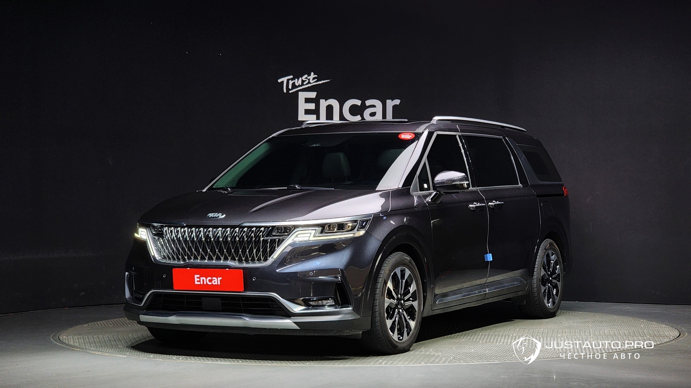 Автомобиль Kia Canival