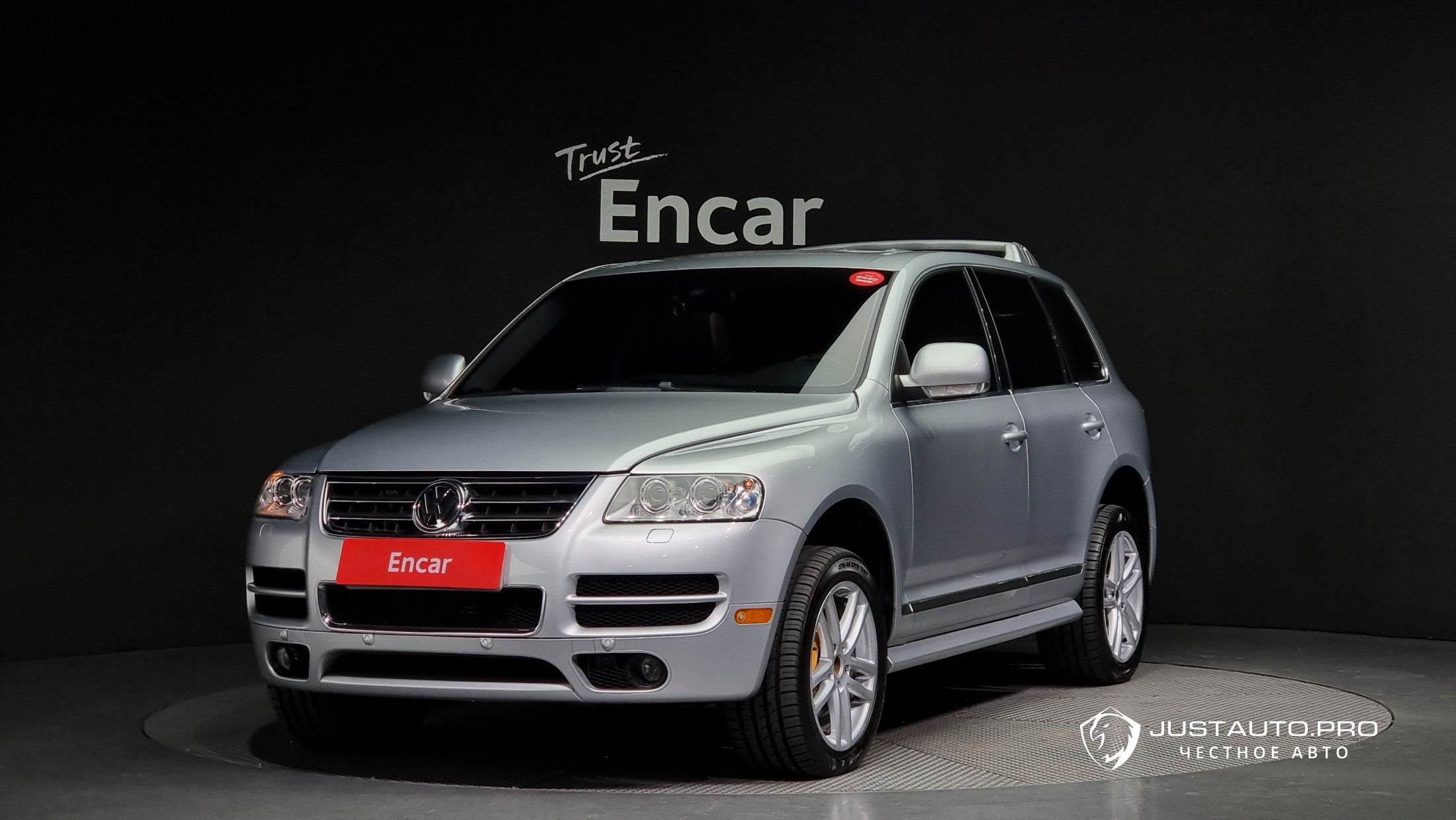 Автомобиль Volkswagen Touareg