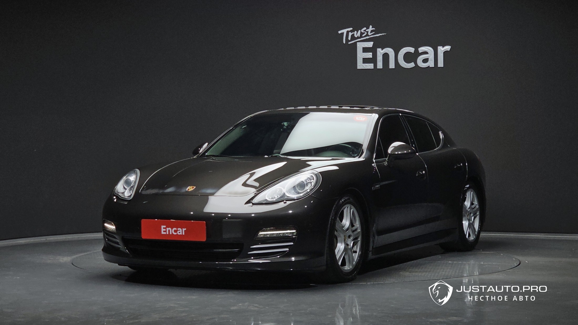 Автомобиль Porsche Panamera