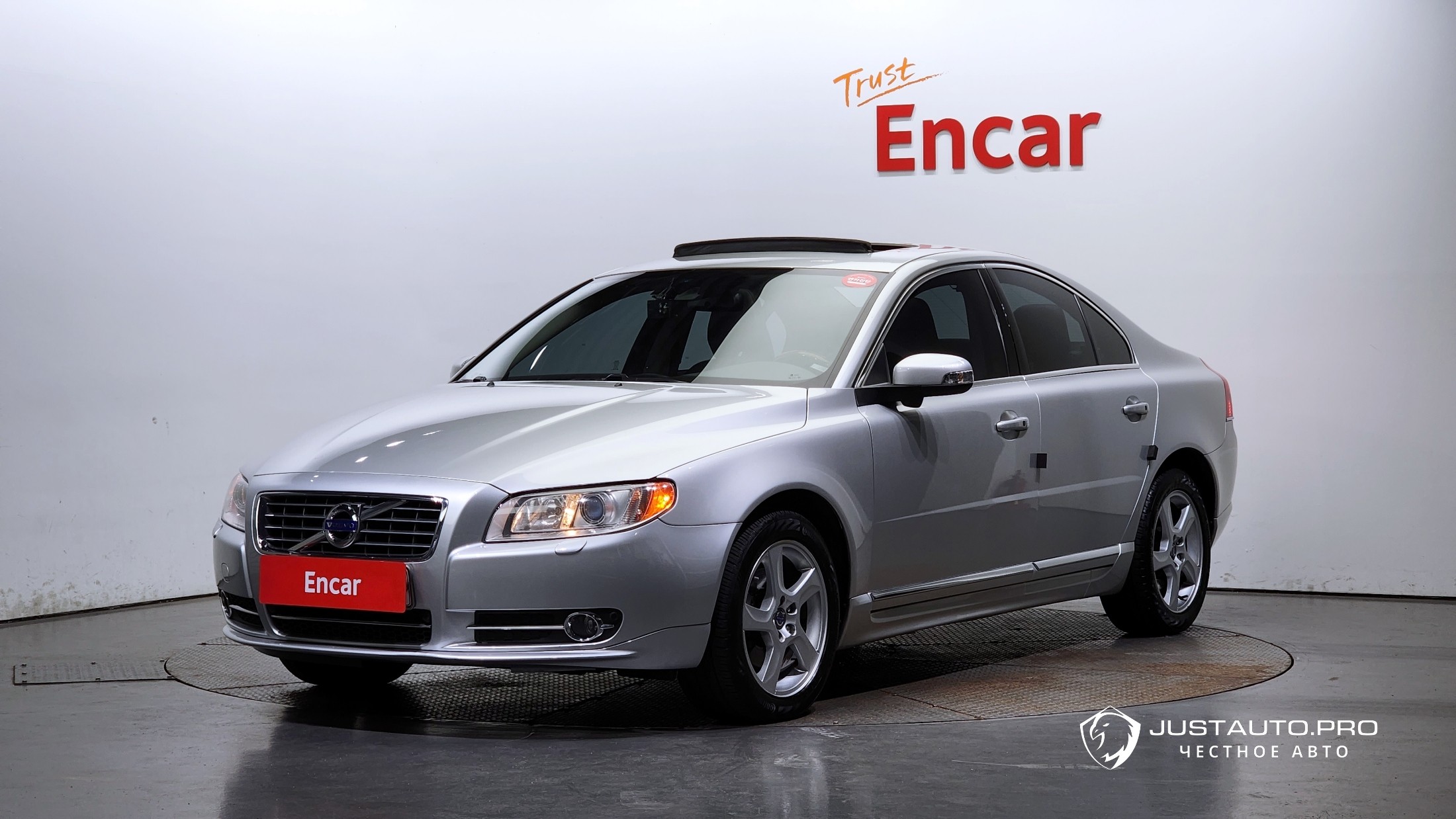 Автомобиль Volvo S80