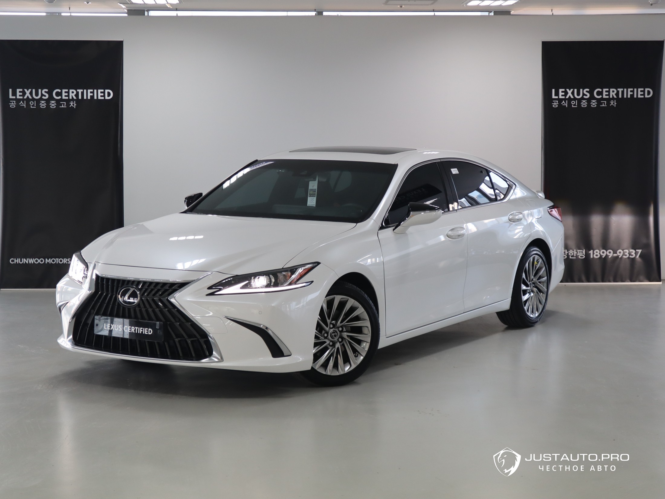 Автомобиль Lexus ES