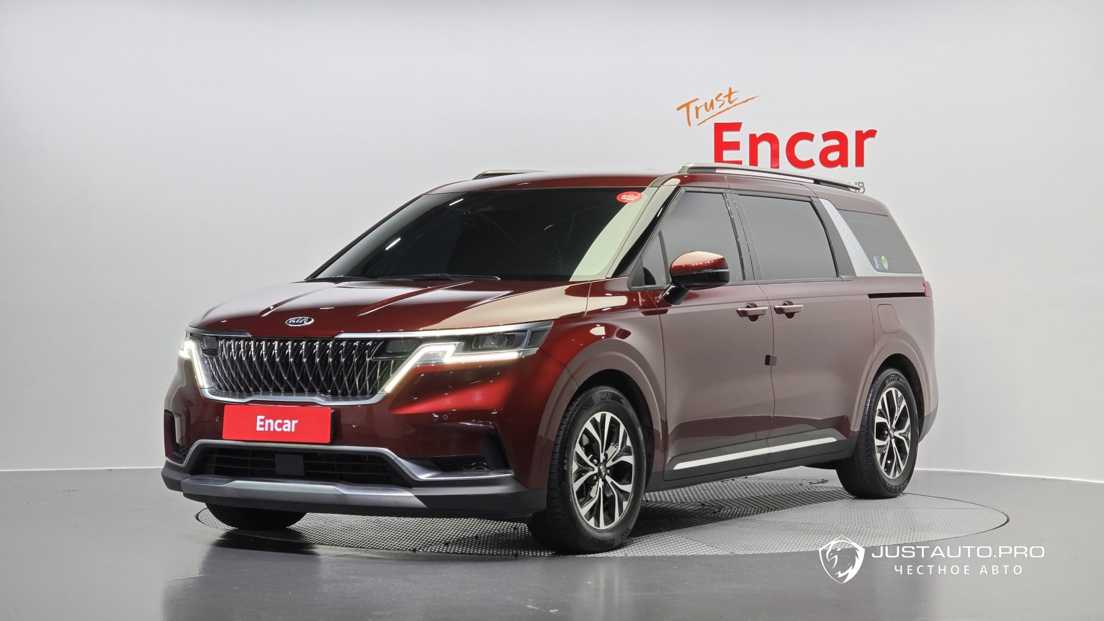 Автомобиль Kia Canival