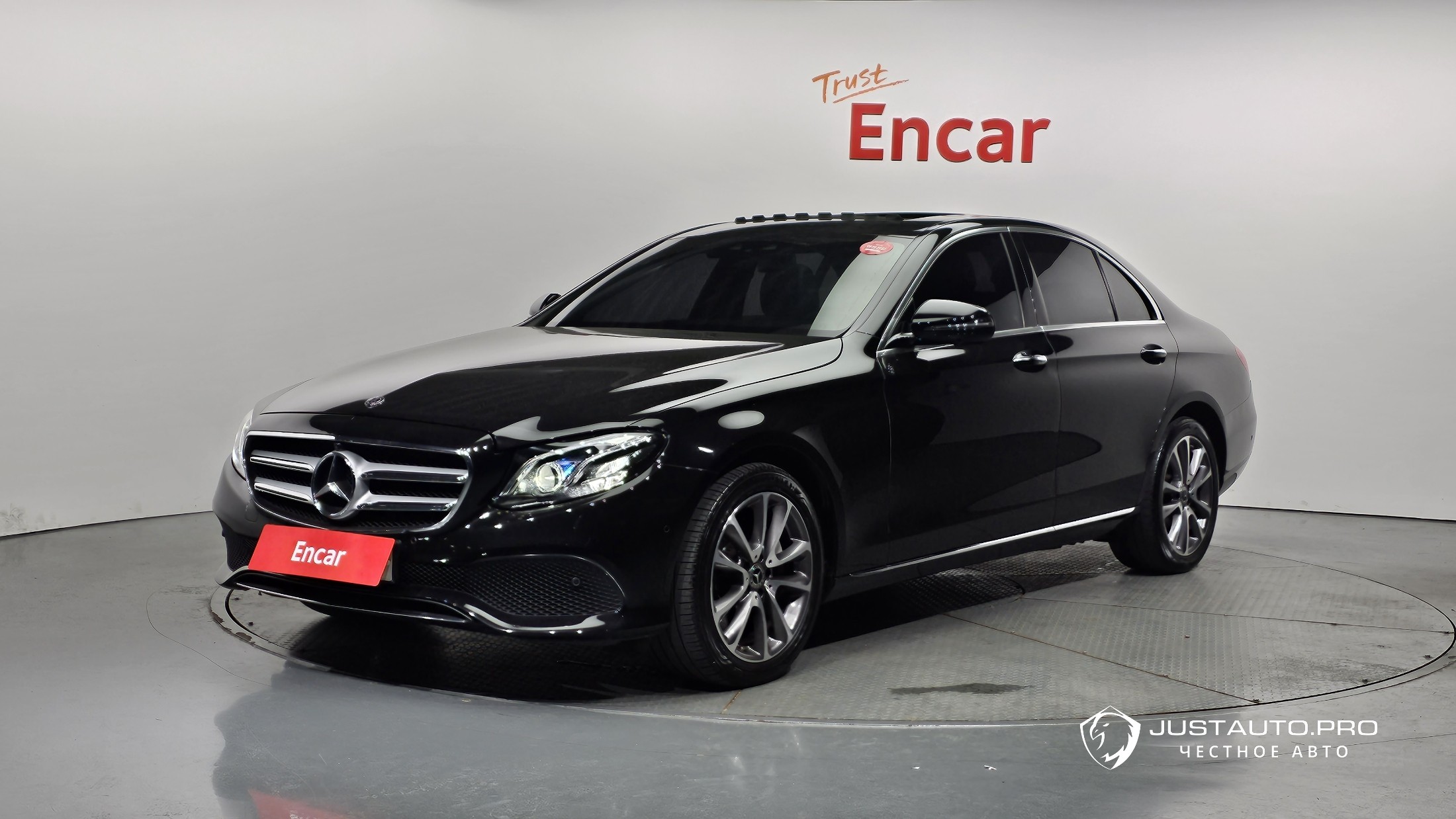 Автомобиль Mercedes-Benz E-Class