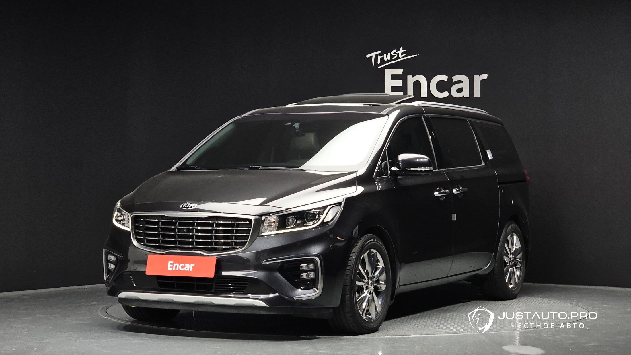 Автомобиль Kia Canival