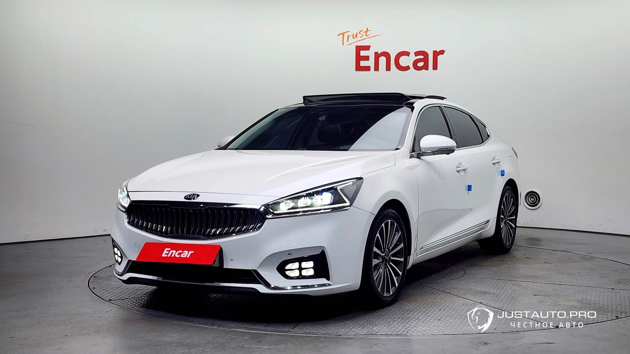 Автомобиль Kia K7