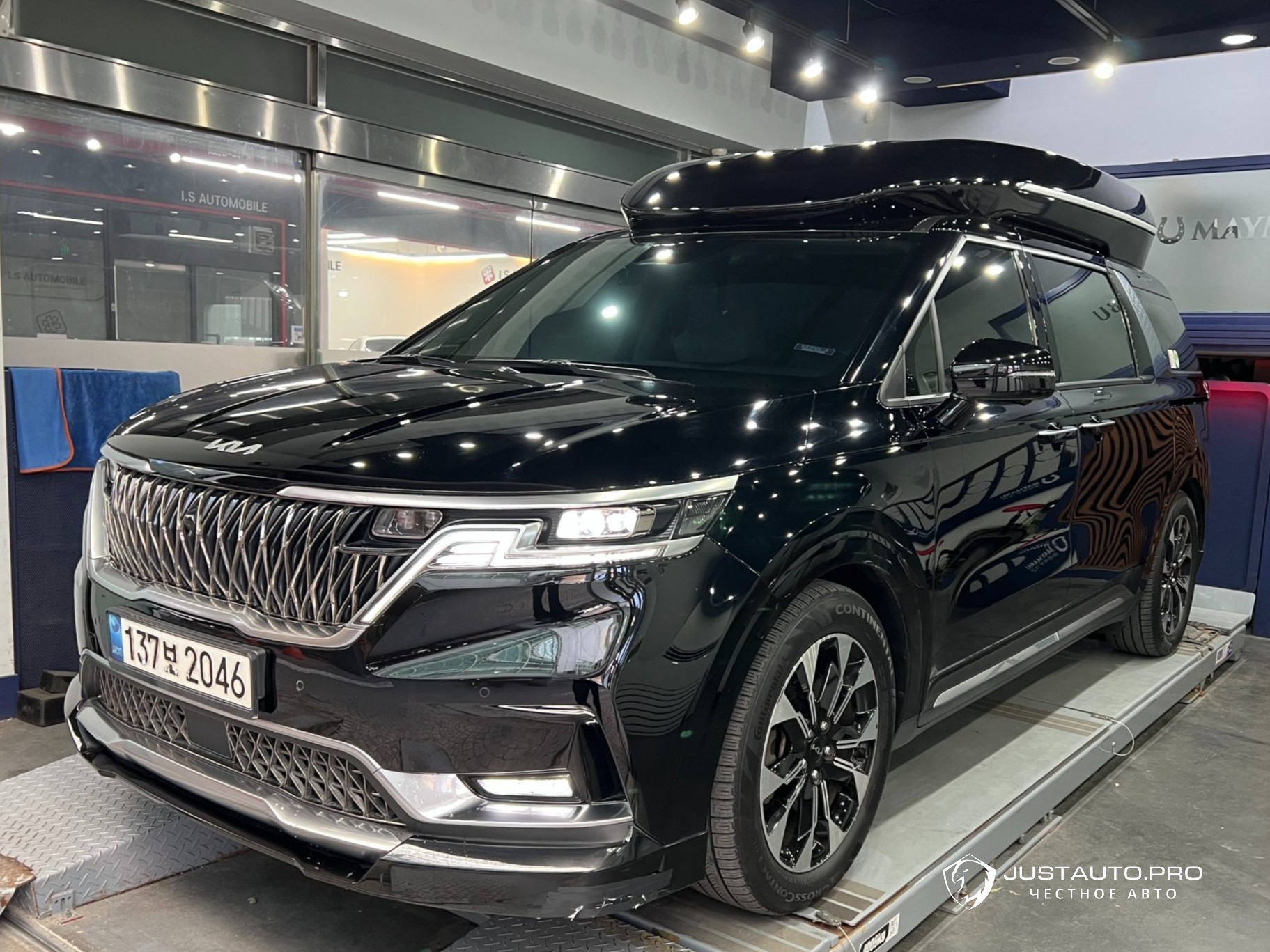 Автомобиль Kia Canival