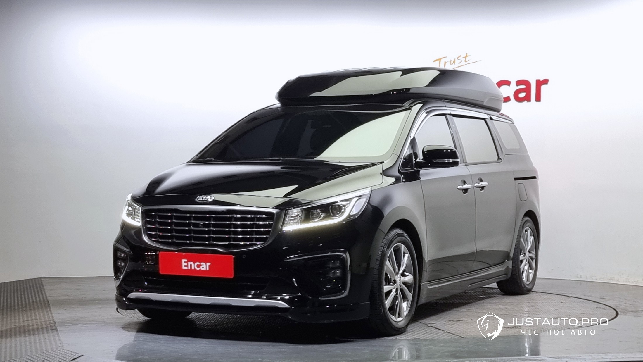 Автомобиль Kia Canival