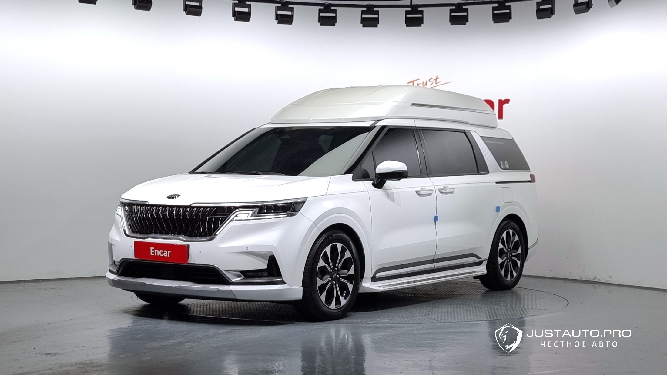 Автомобиль Kia Canival