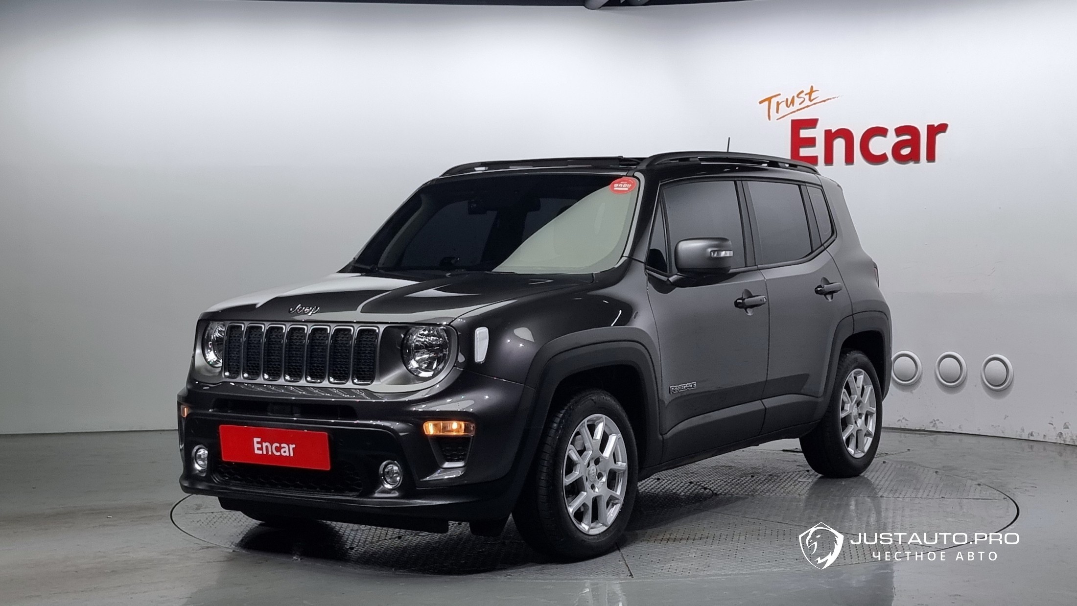 Автомобиль Jeep Renegade