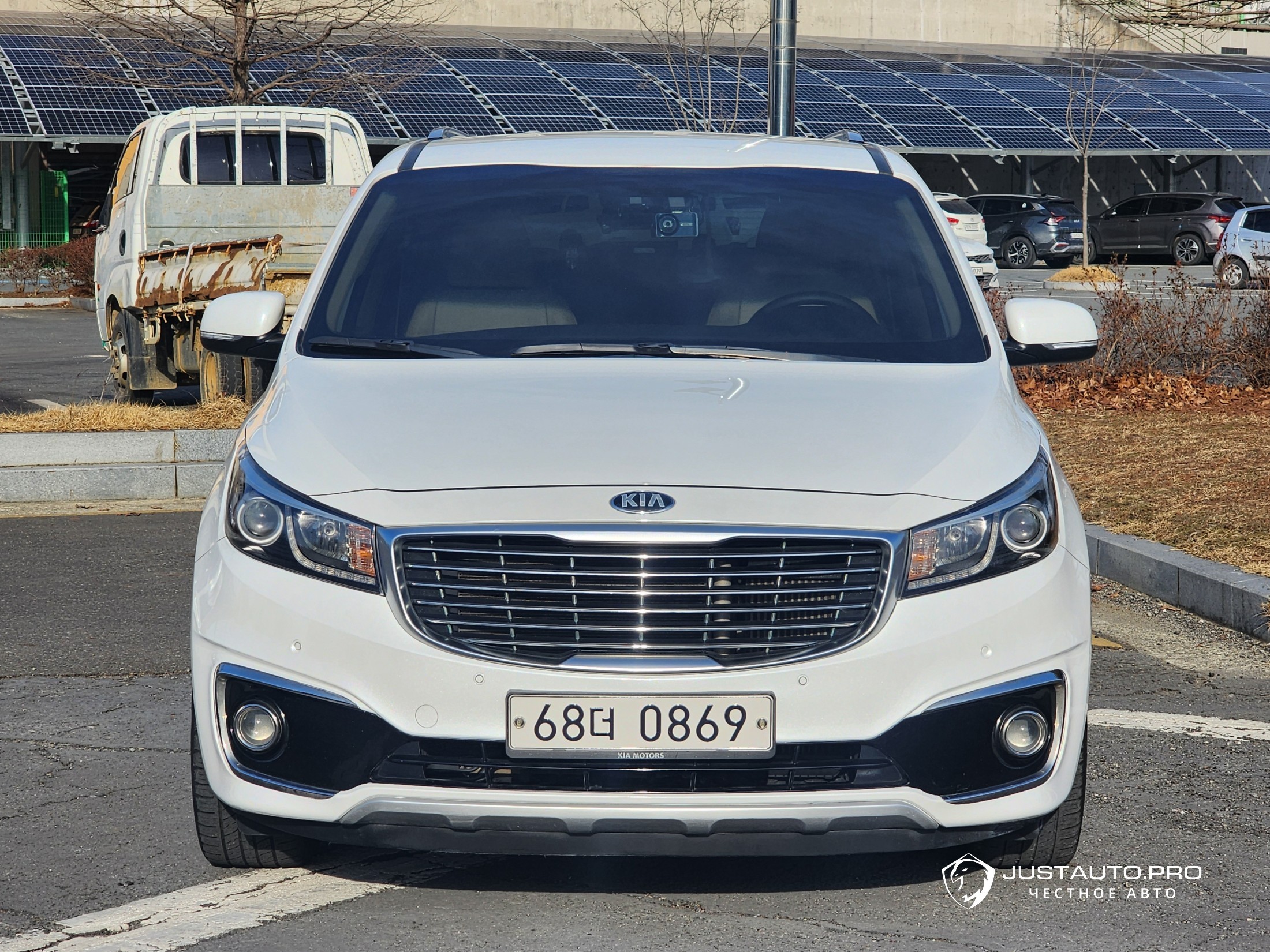 Автомобиль Kia Canival