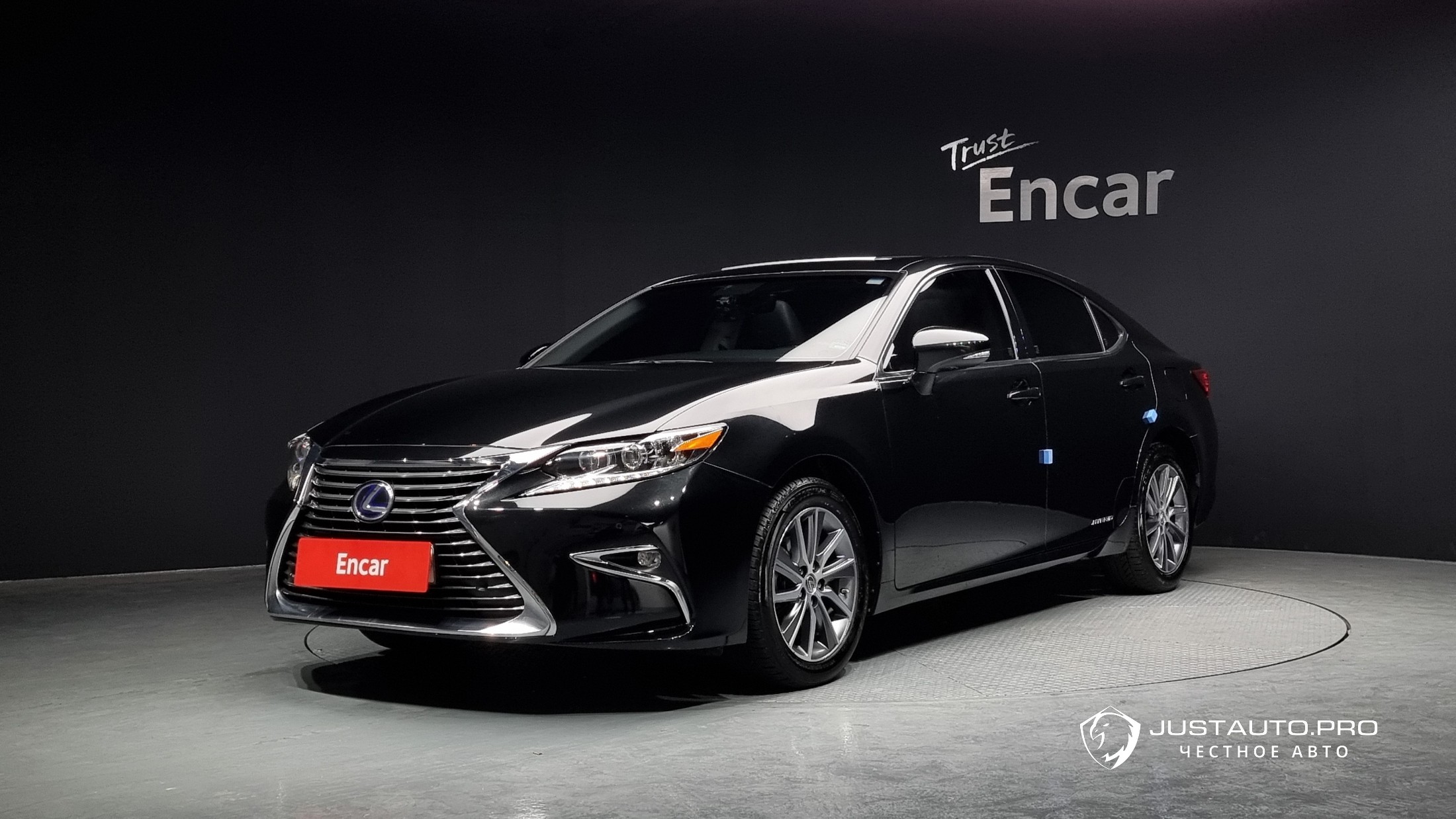 Автомобиль Lexus ES