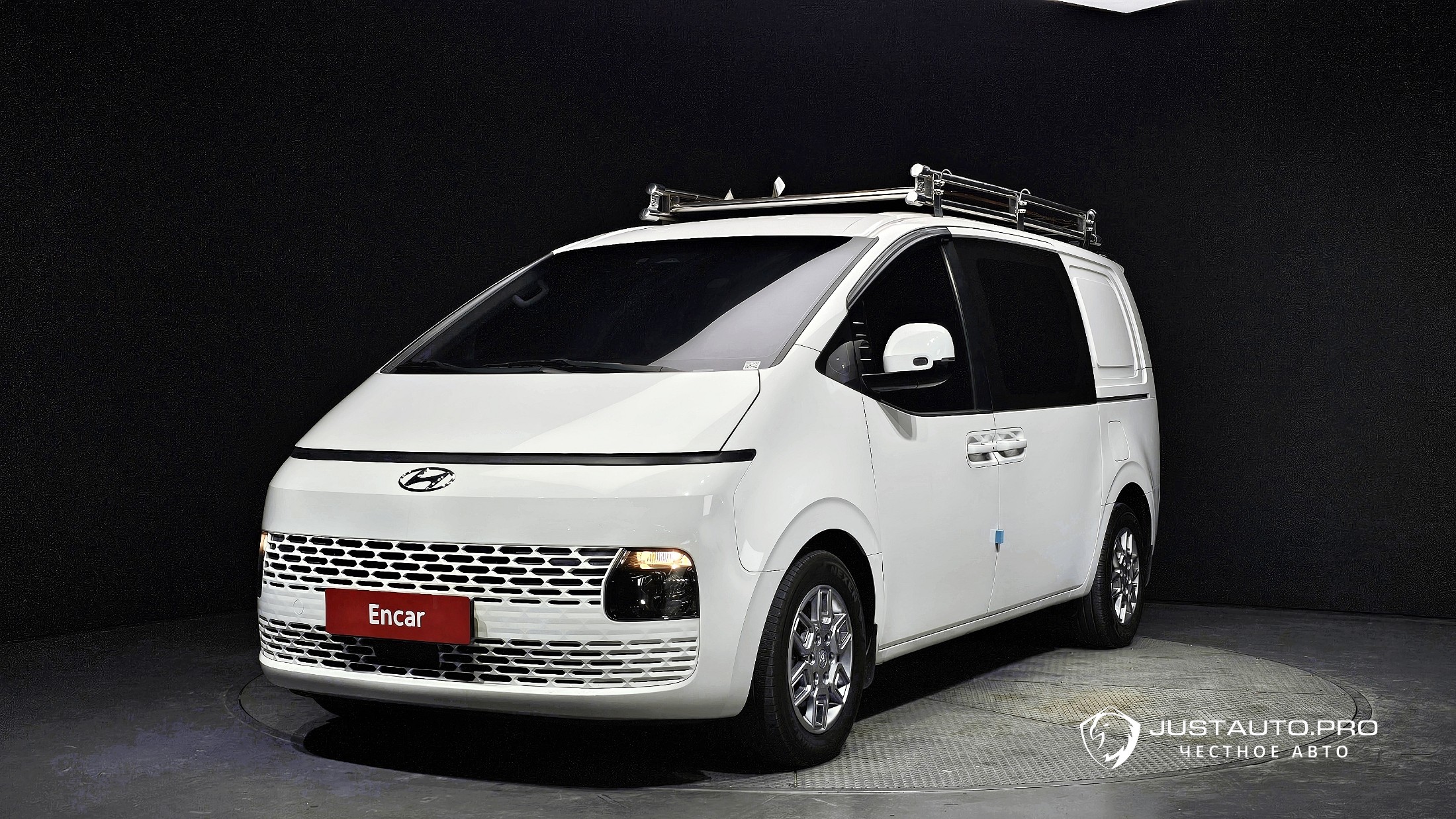 Автомобиль Hyundai Staria