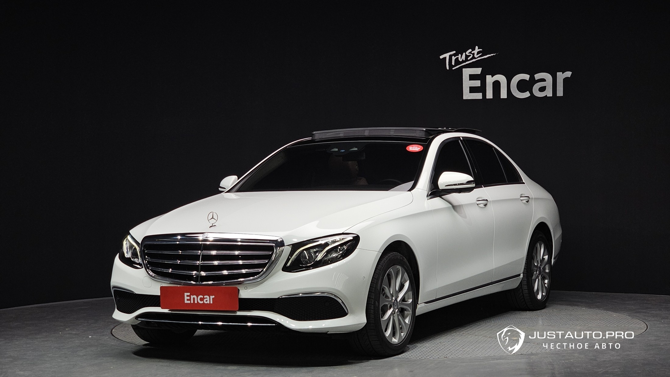 Автомобиль Mercedes-Benz E-Class