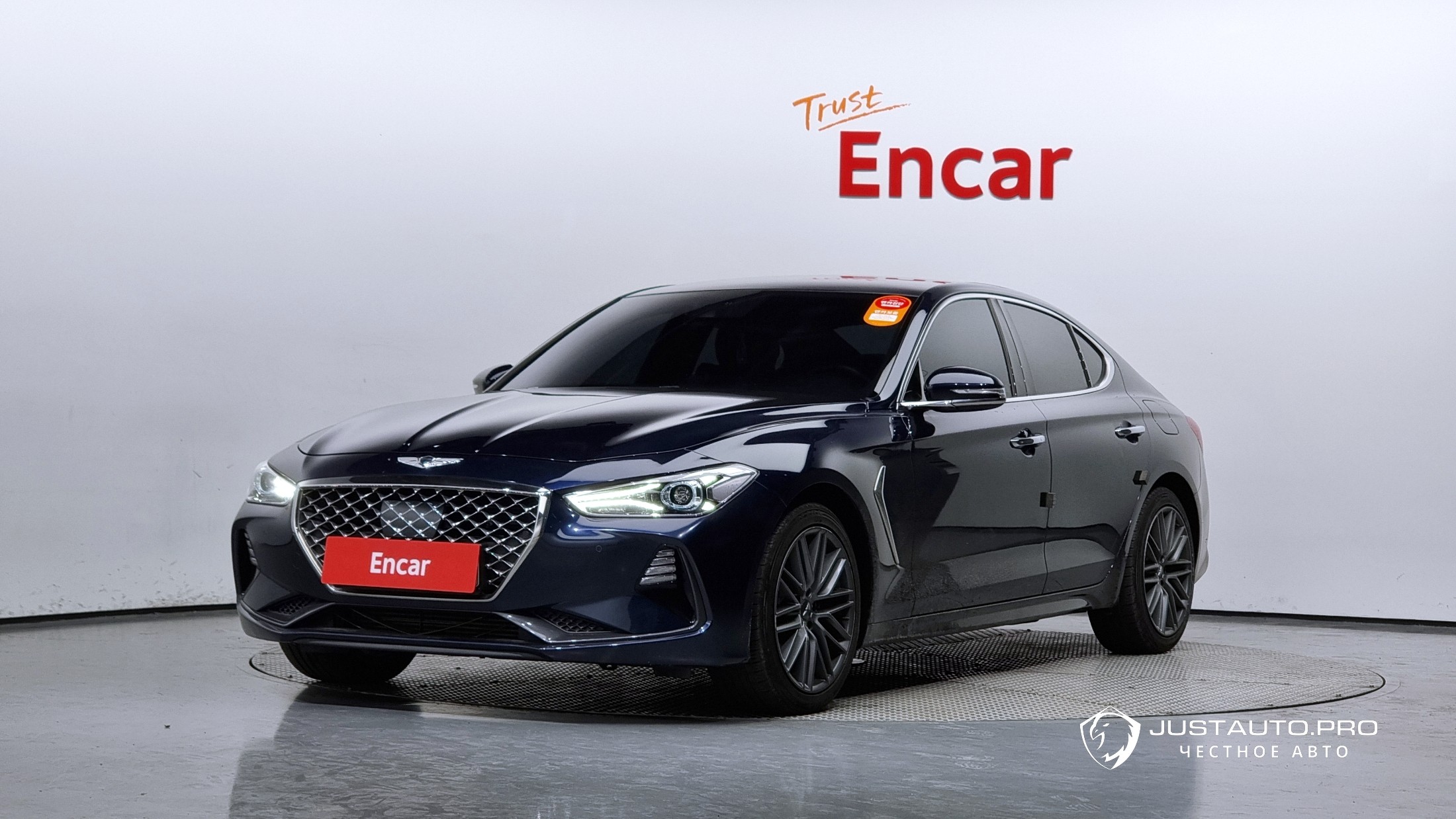 Автомобиль Genesis G70