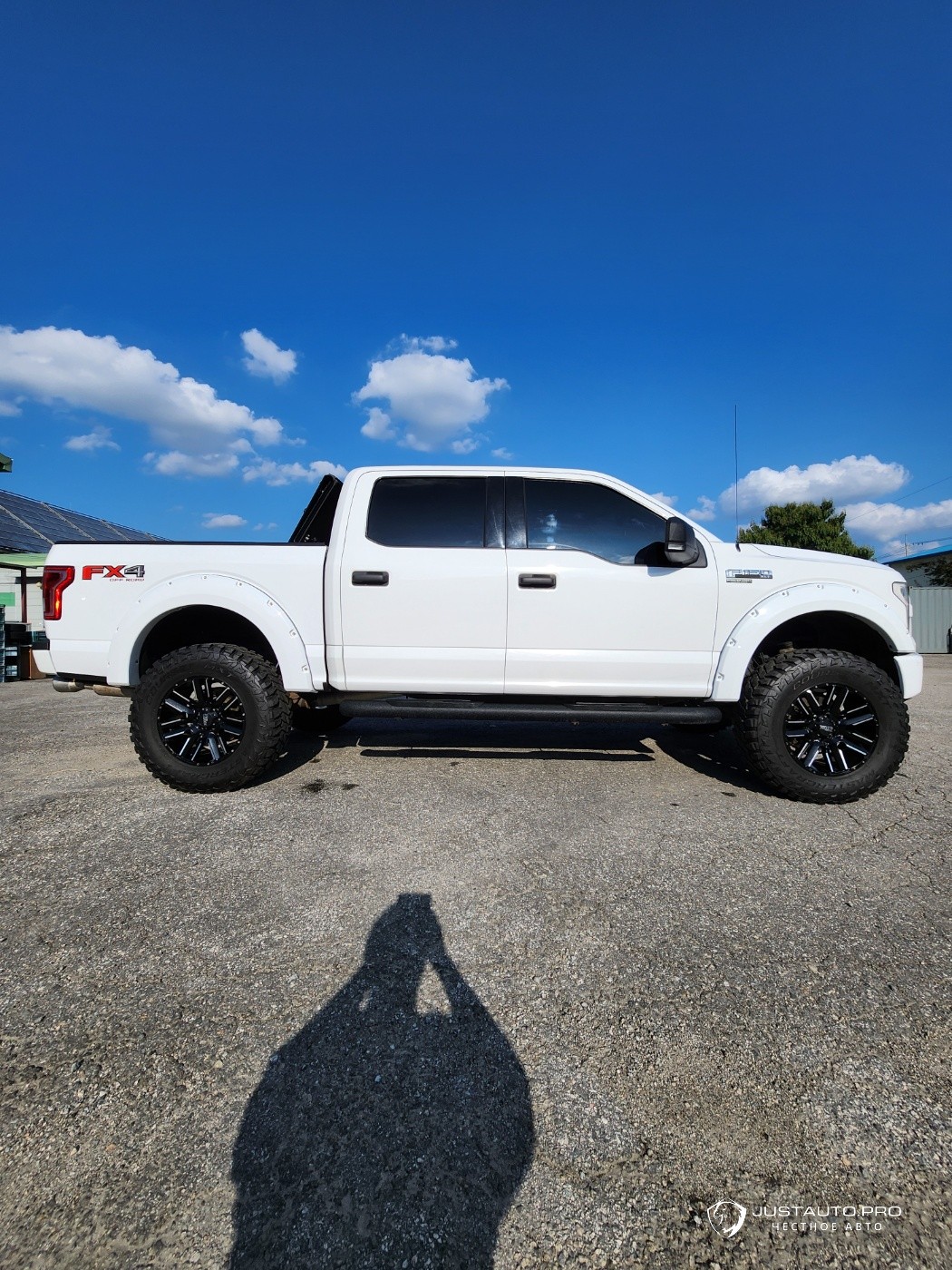 Автомобиль Ford F150