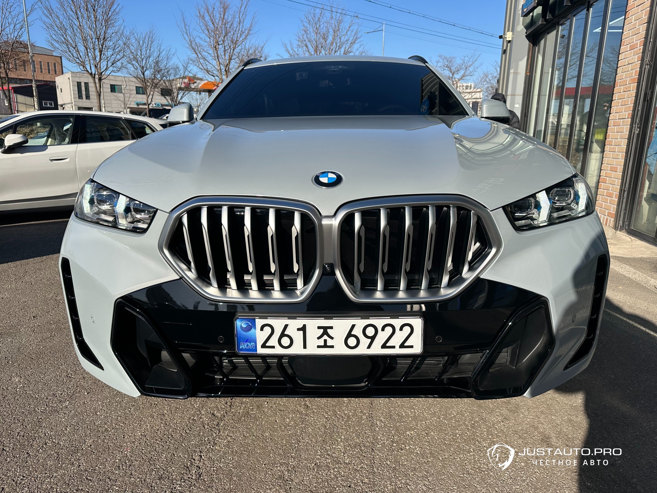 Автомобиль BMW X6
