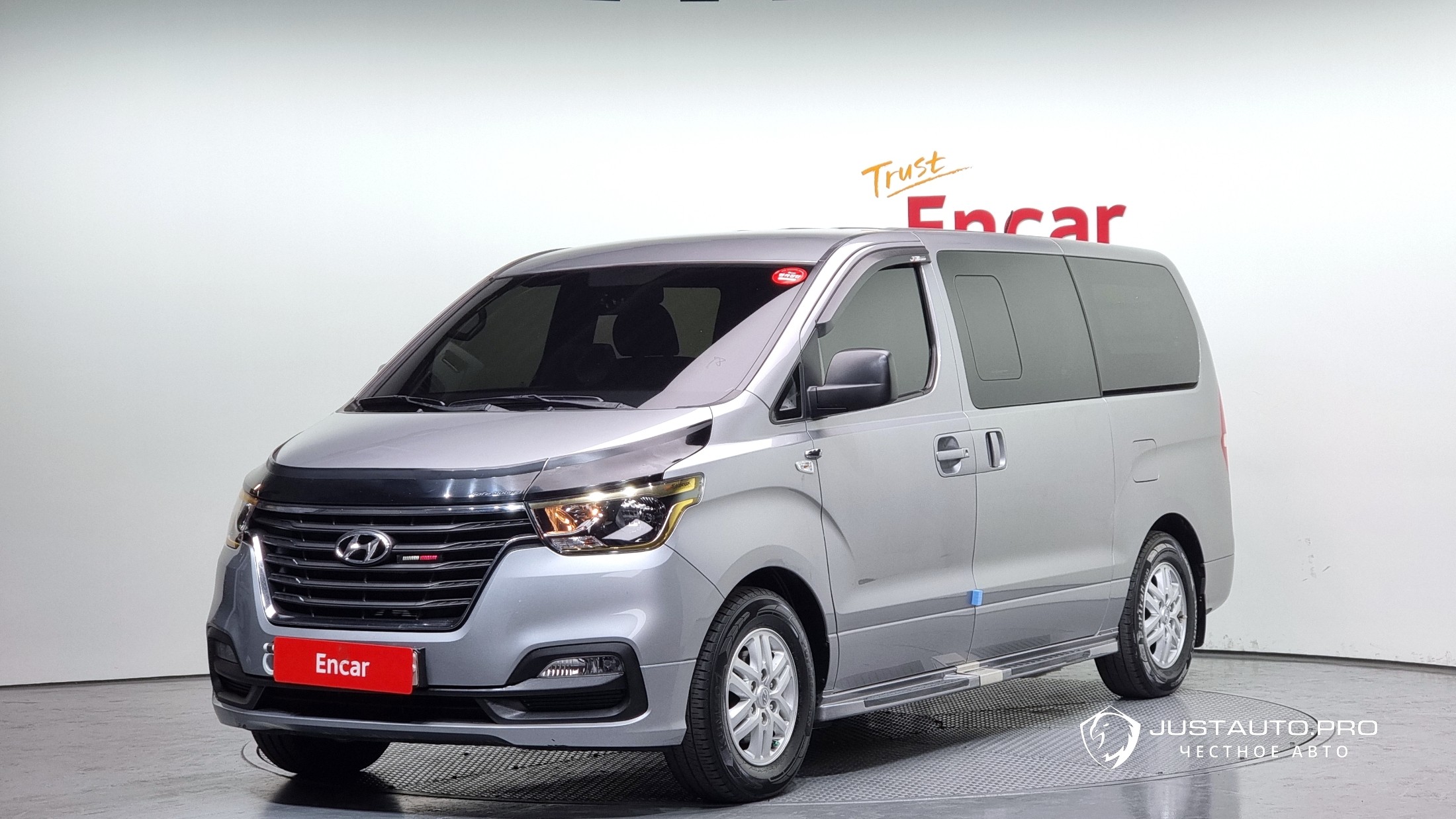Автомобиль Hyundai Starex