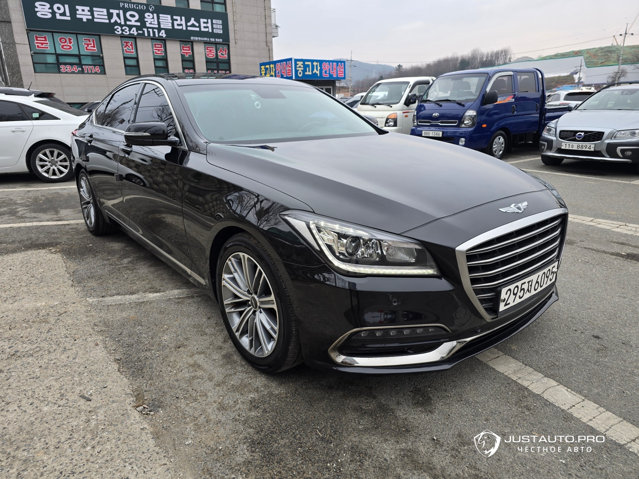 Автомобиль Genesis G80