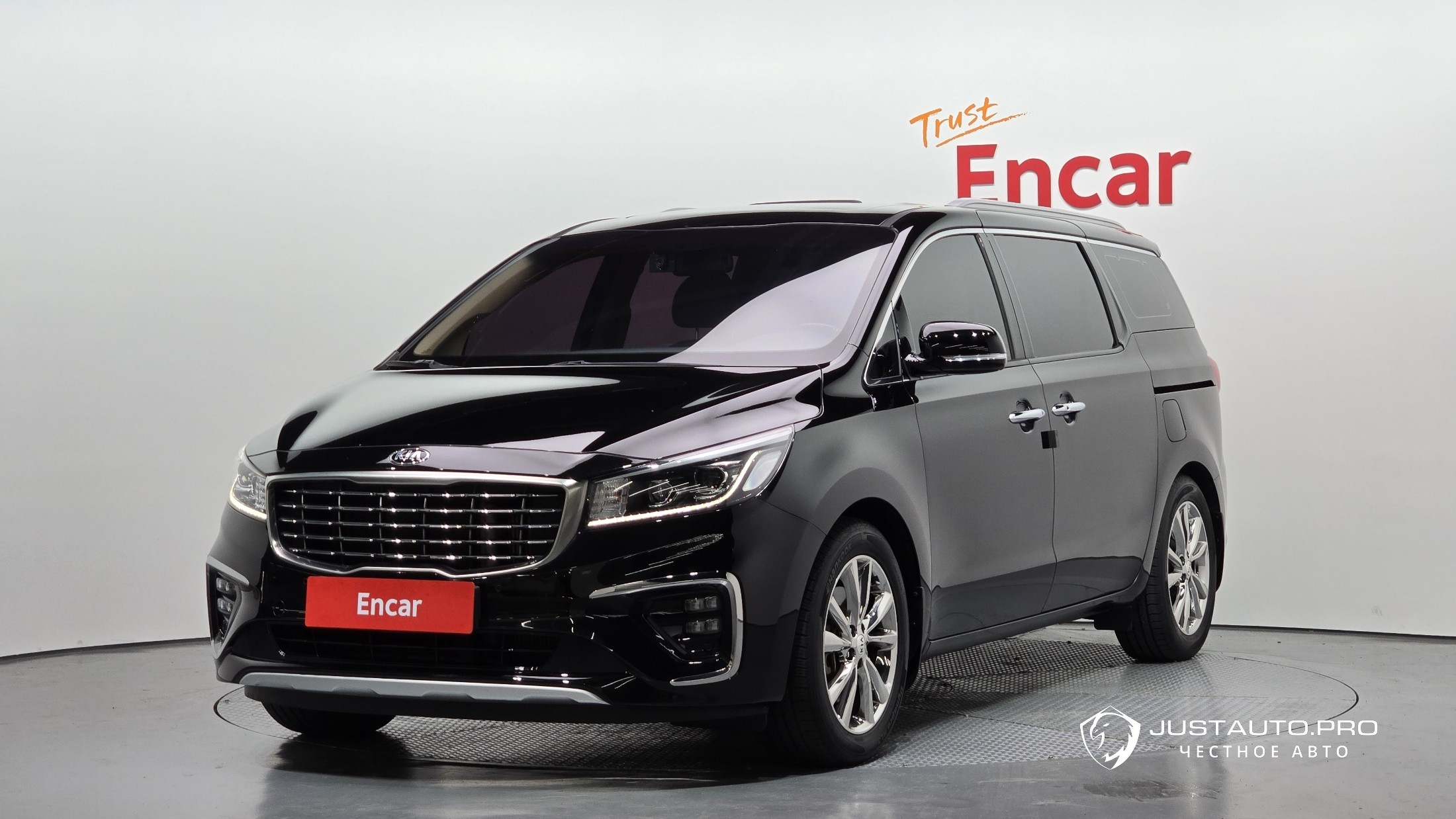 Автомобиль Kia Canival