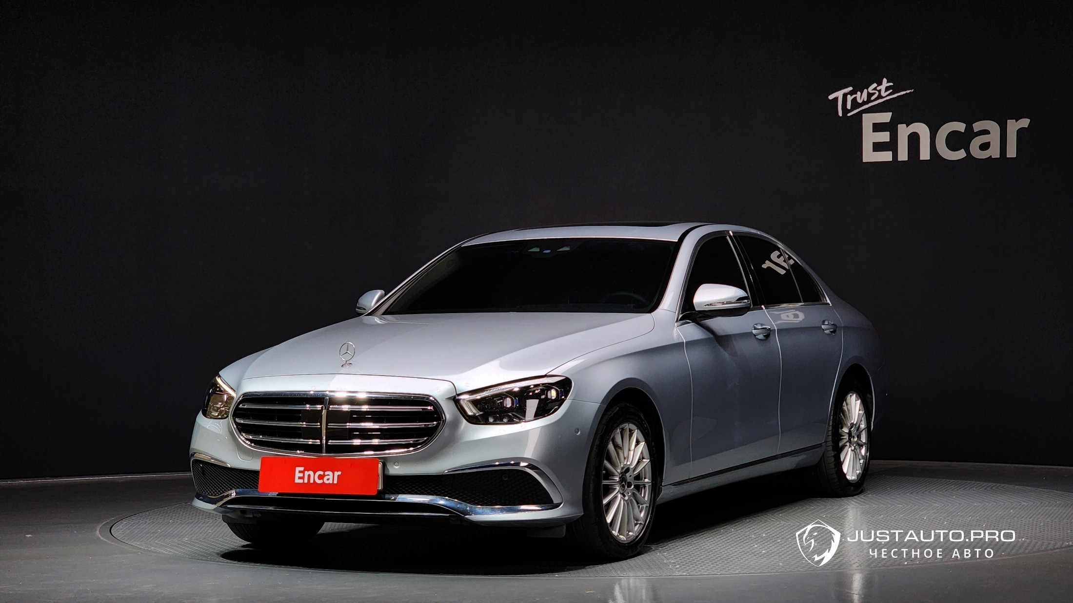 Автомобиль Mercedes-Benz E-Class