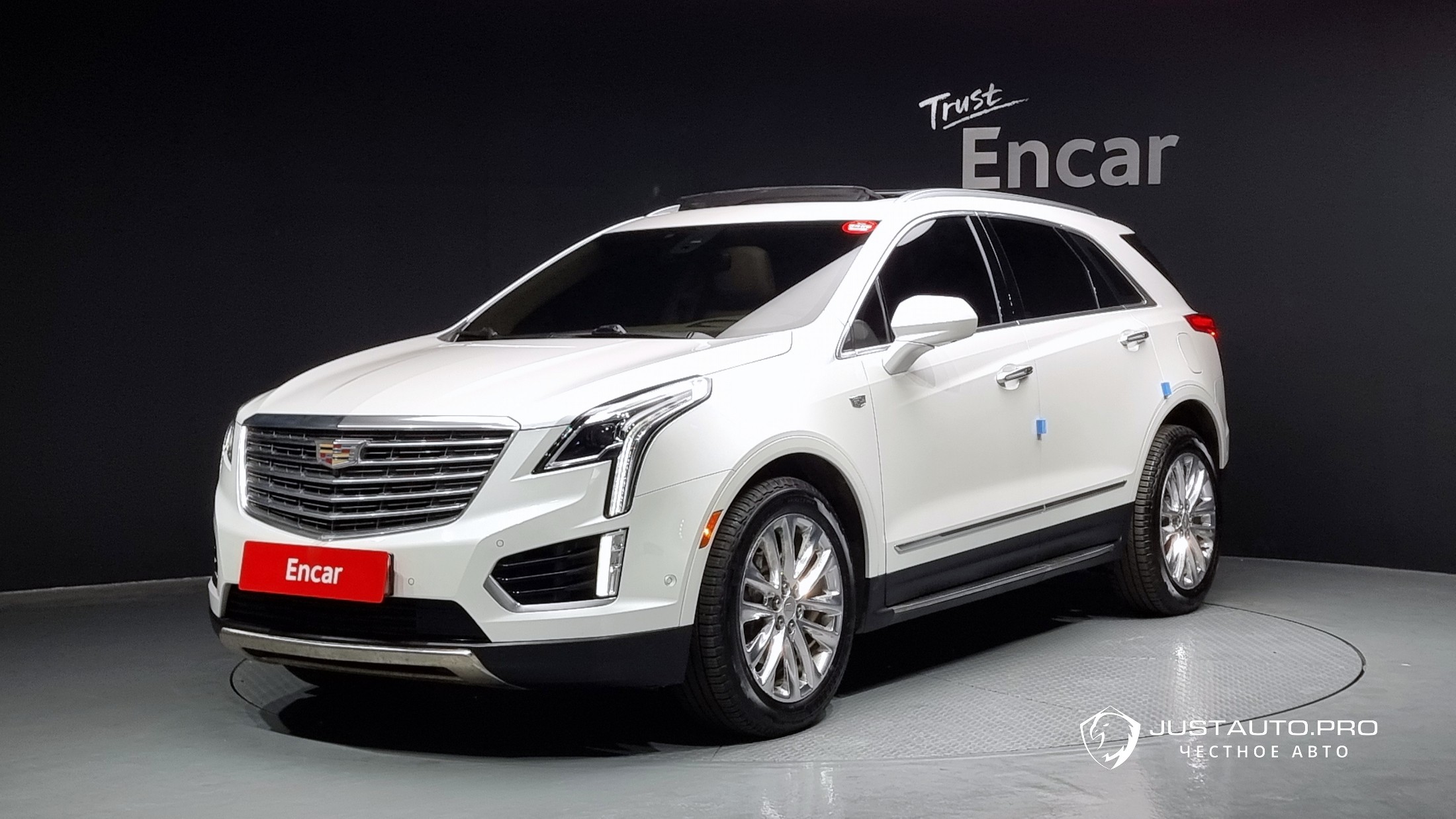 Автомобиль Cadillac XT5