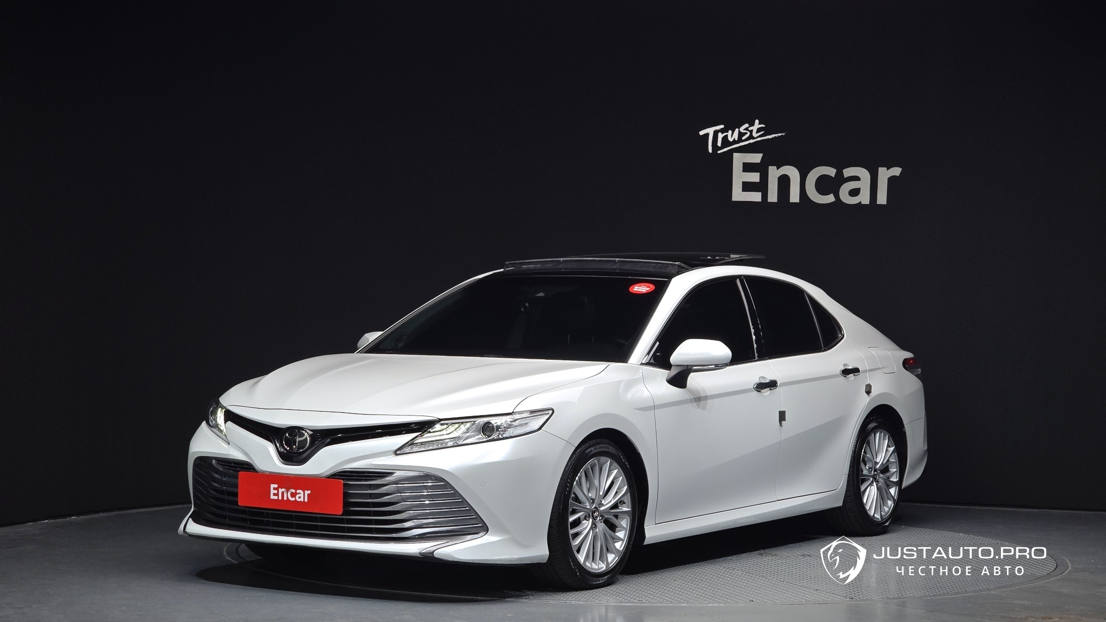 Автомобиль Toyota Camry