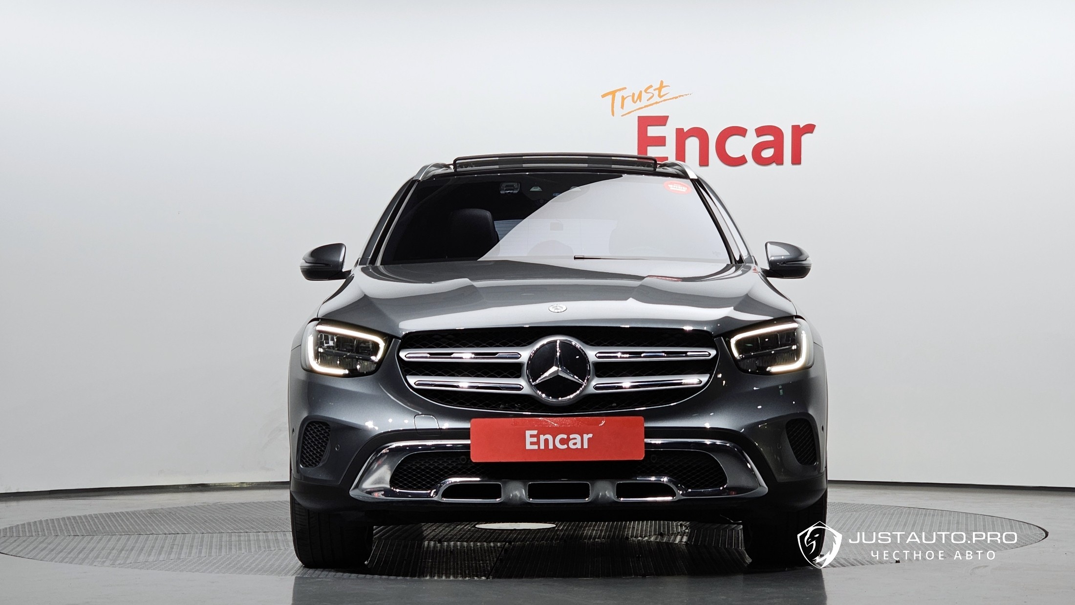 Автомобиль Mercedes-Benz GLC-Class