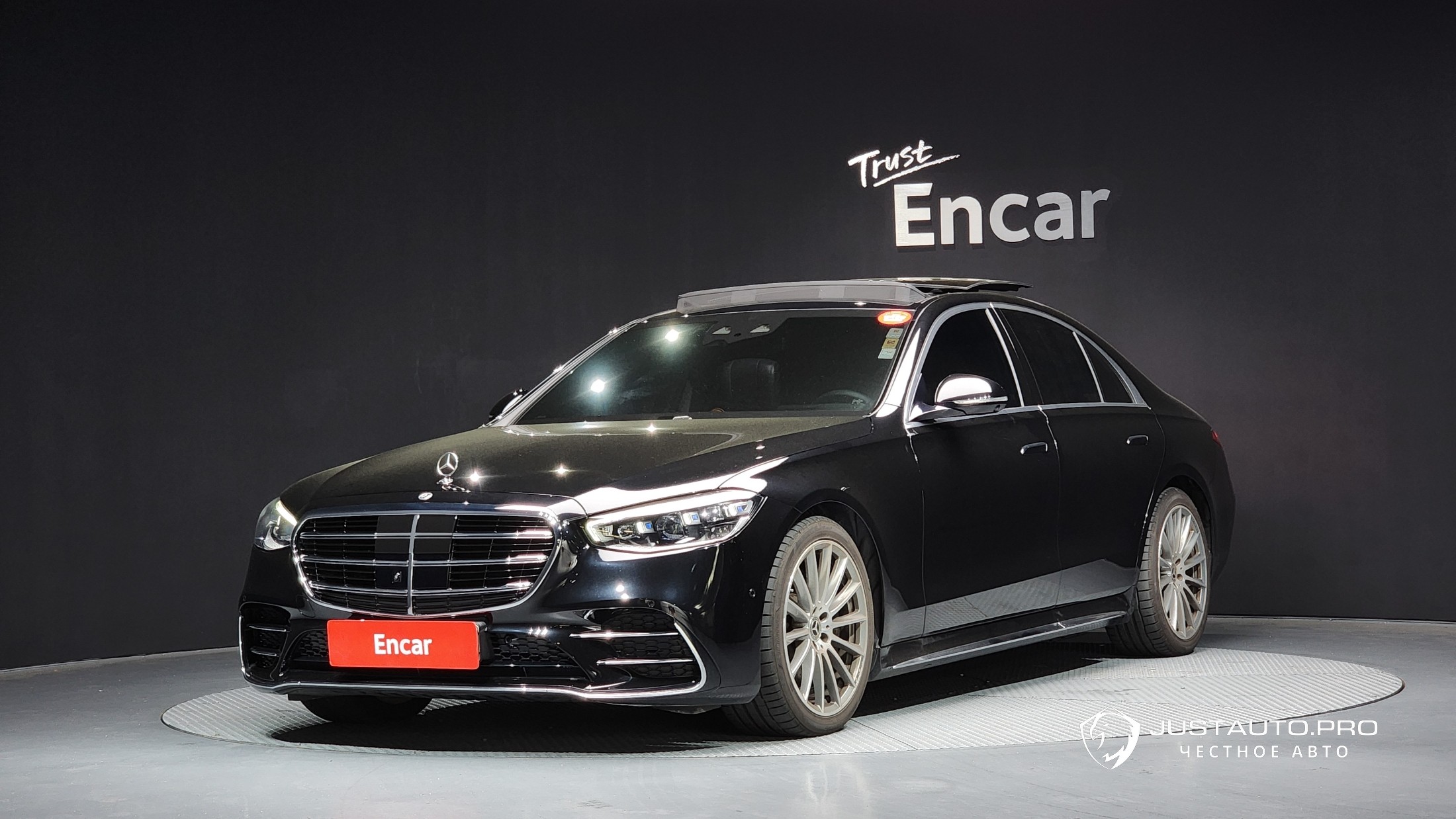 Автомобиль Mercedes-Benz S-Class