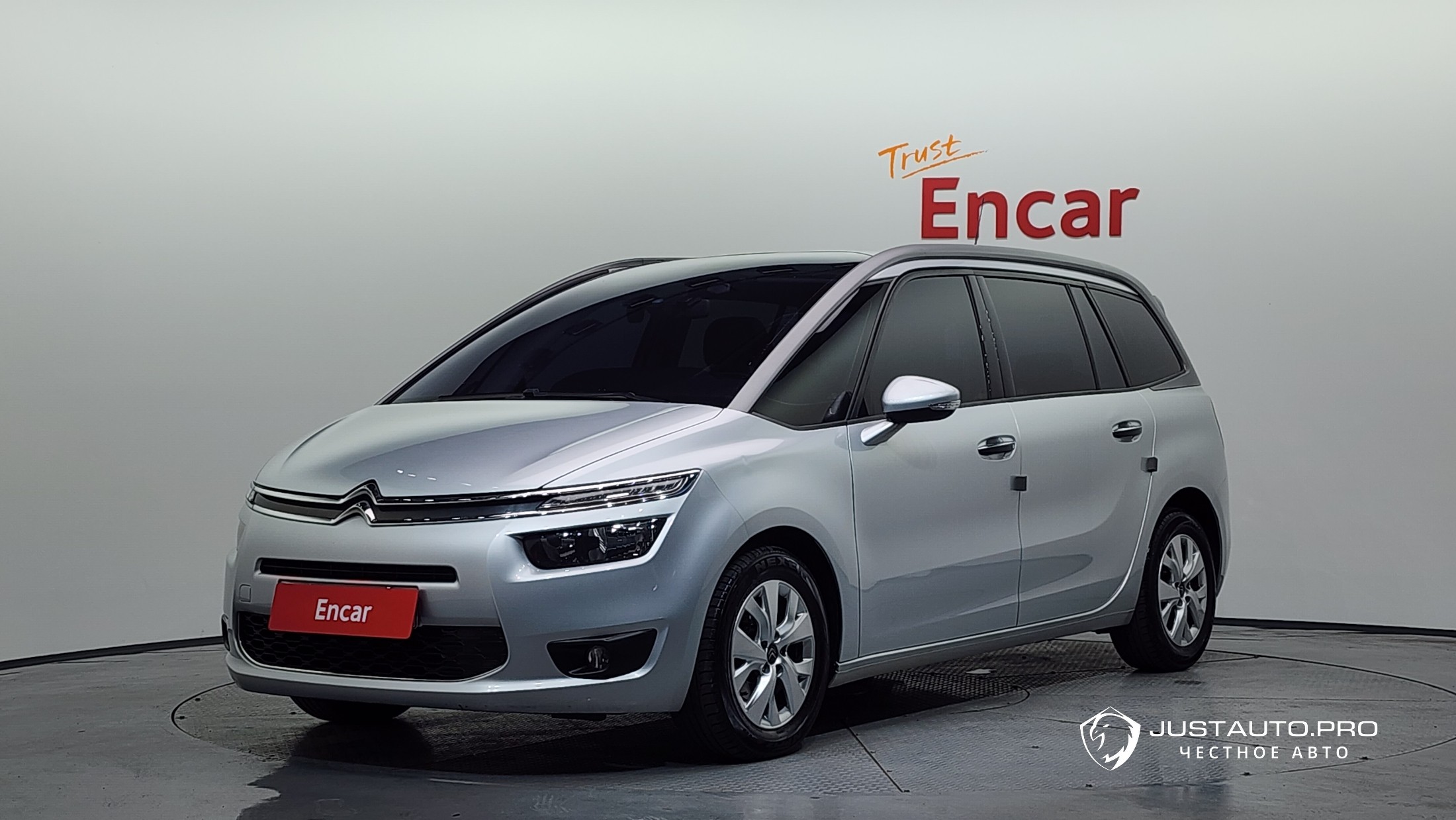 Автомобиль Citroen-DS C4 Picasso