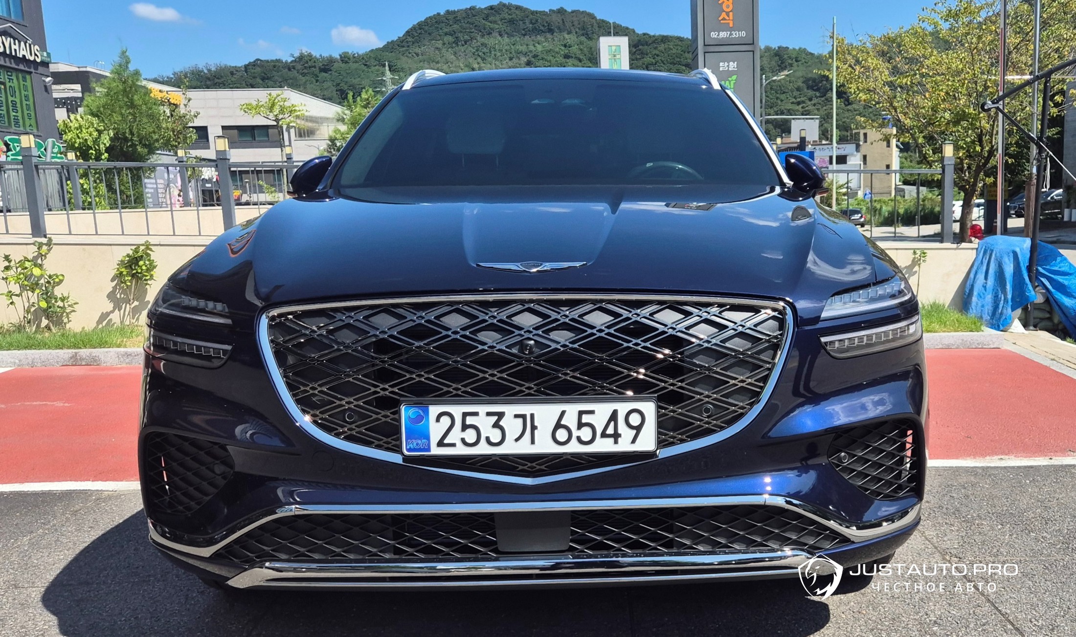 Автомобиль Genesis GV70