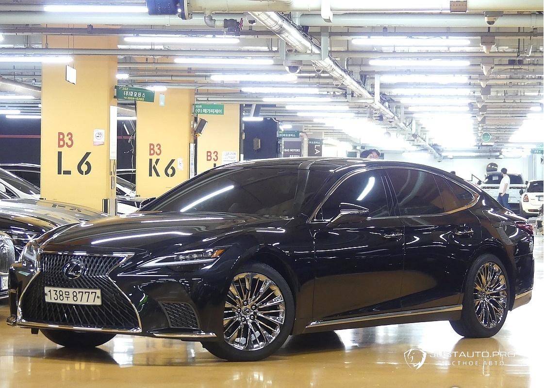 Автомобиль Lexus LS