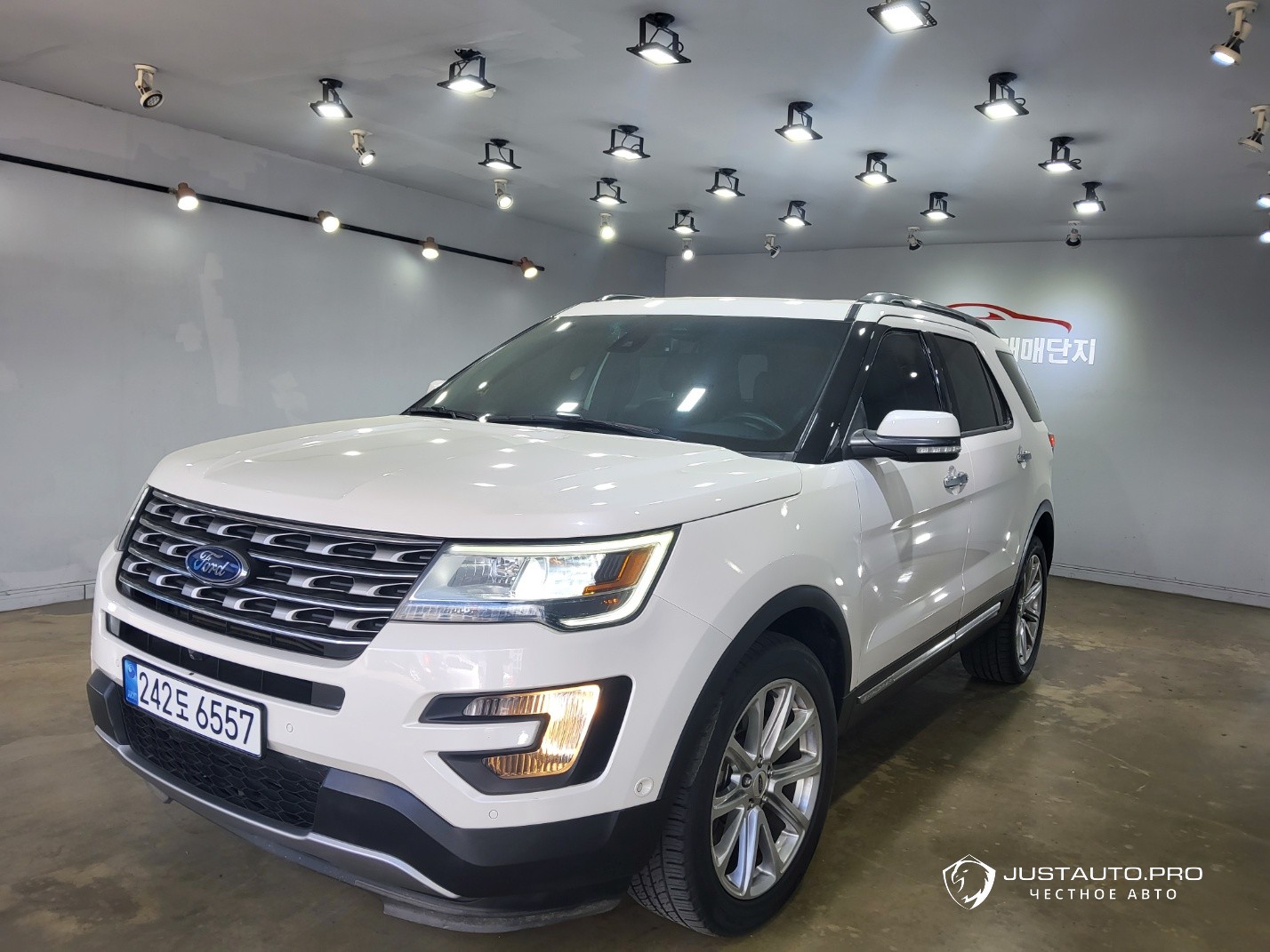Автомобиль Ford Explorer