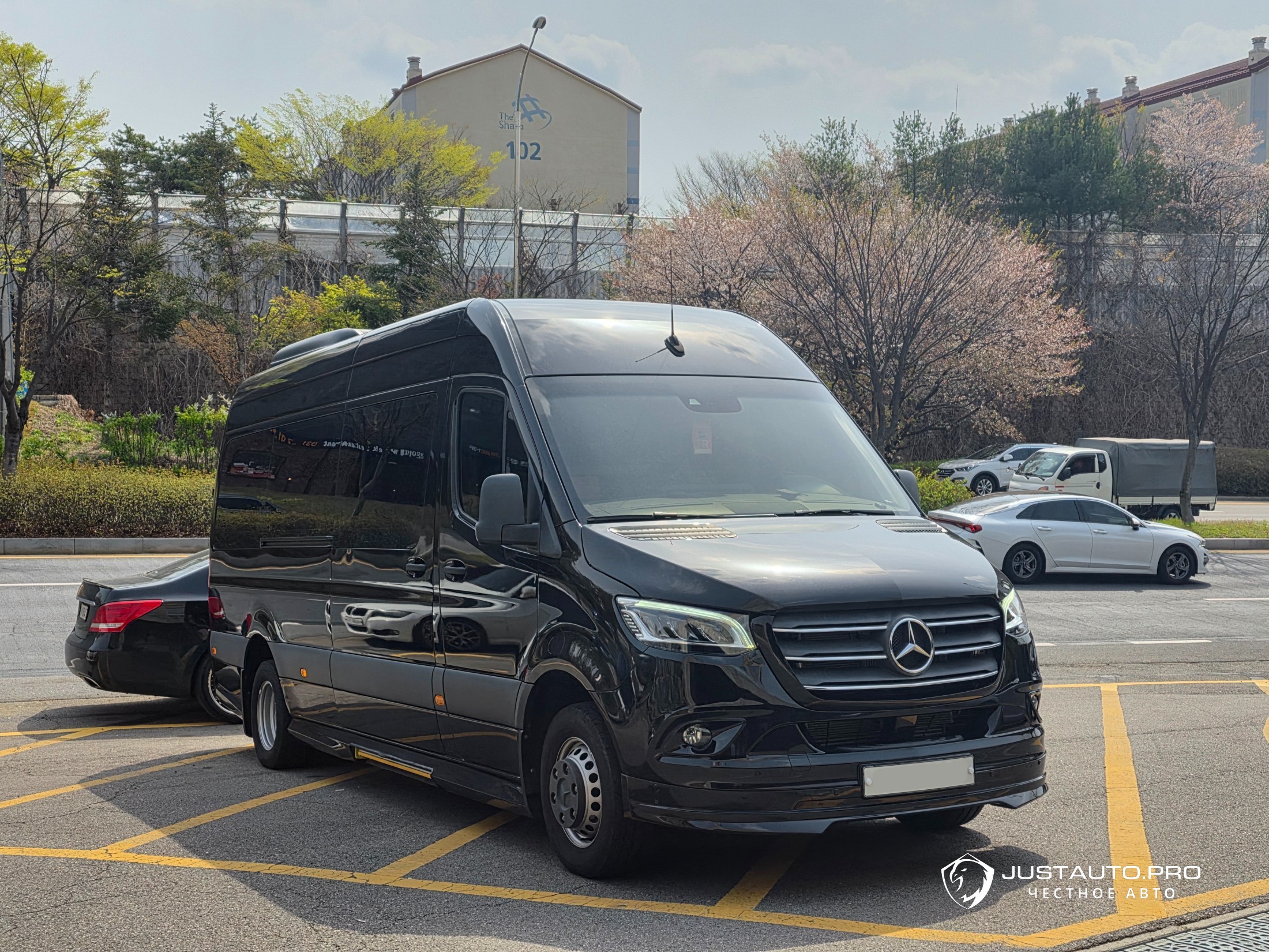 Автомобиль Mercedes-Benz Sprinter