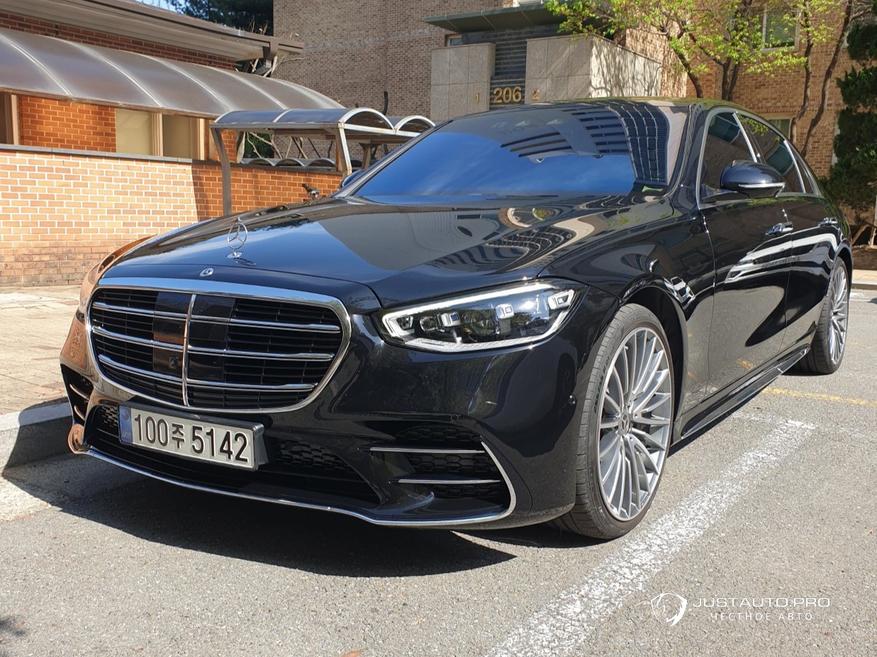 Автомобиль Mercedes-Benz S-Class