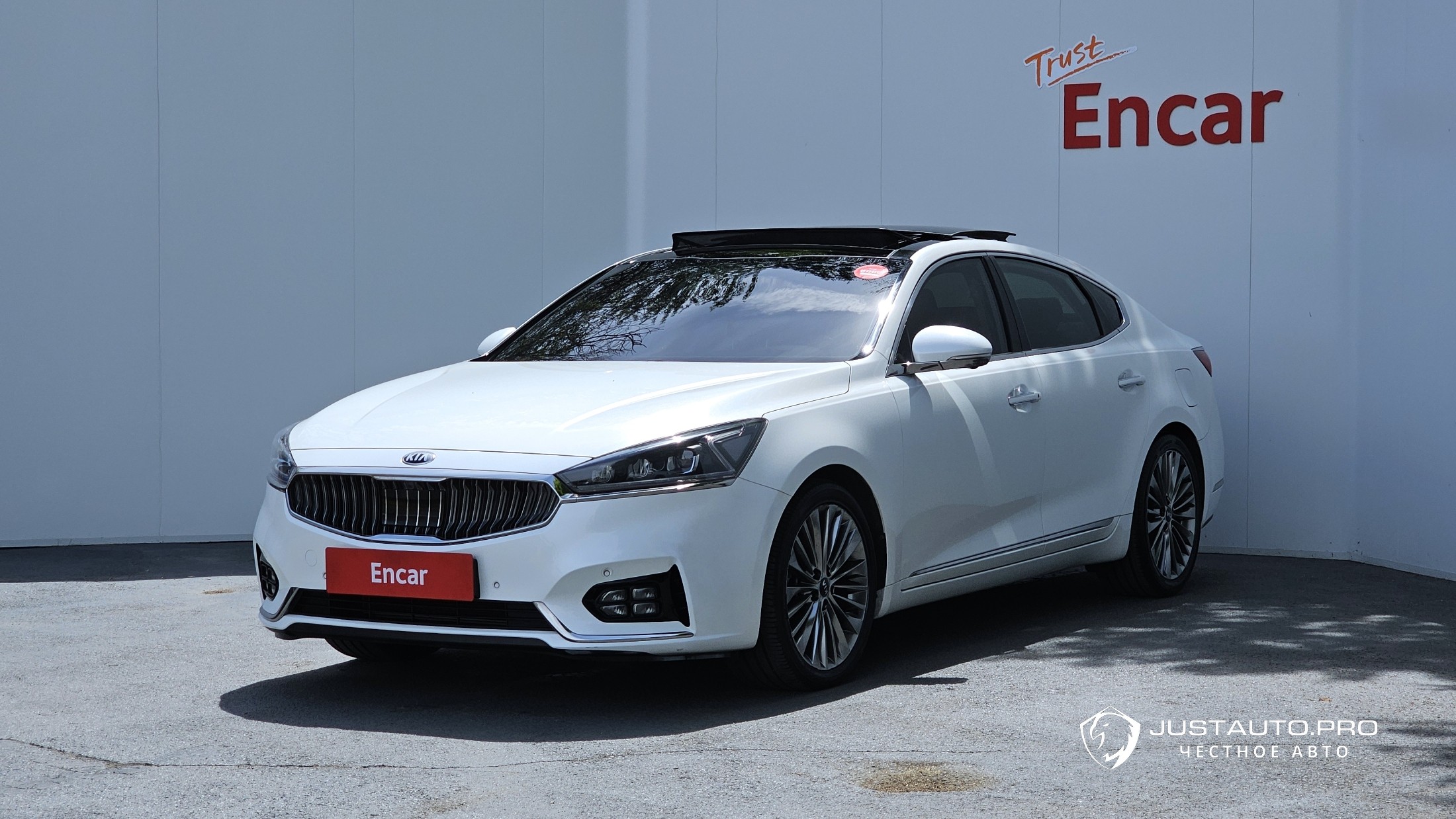 Автомобиль Kia K7