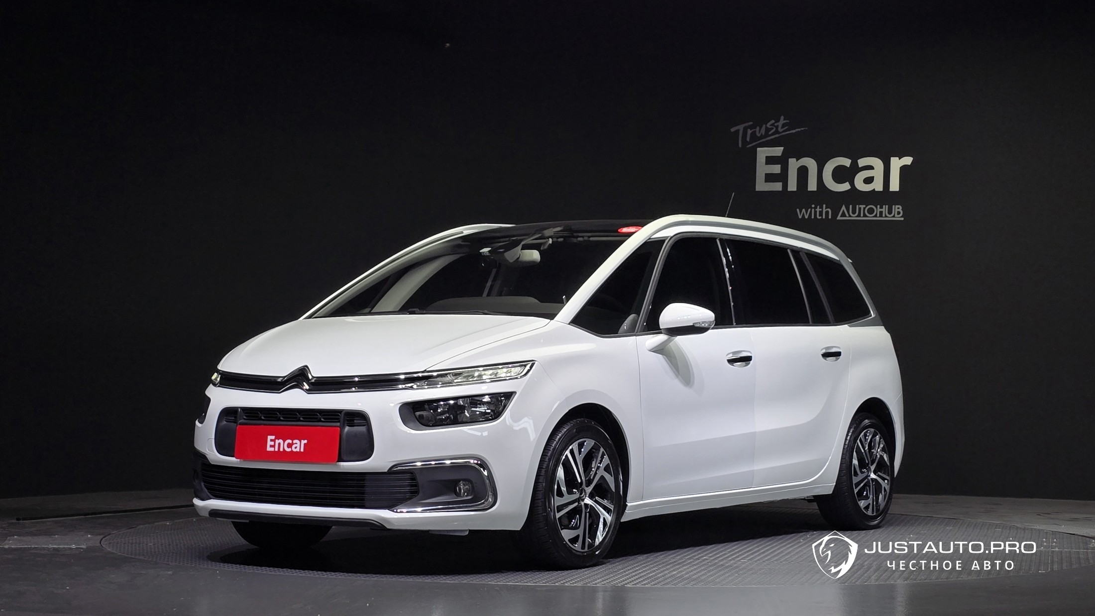 Автомобиль Citroen-DS C4 Picasso