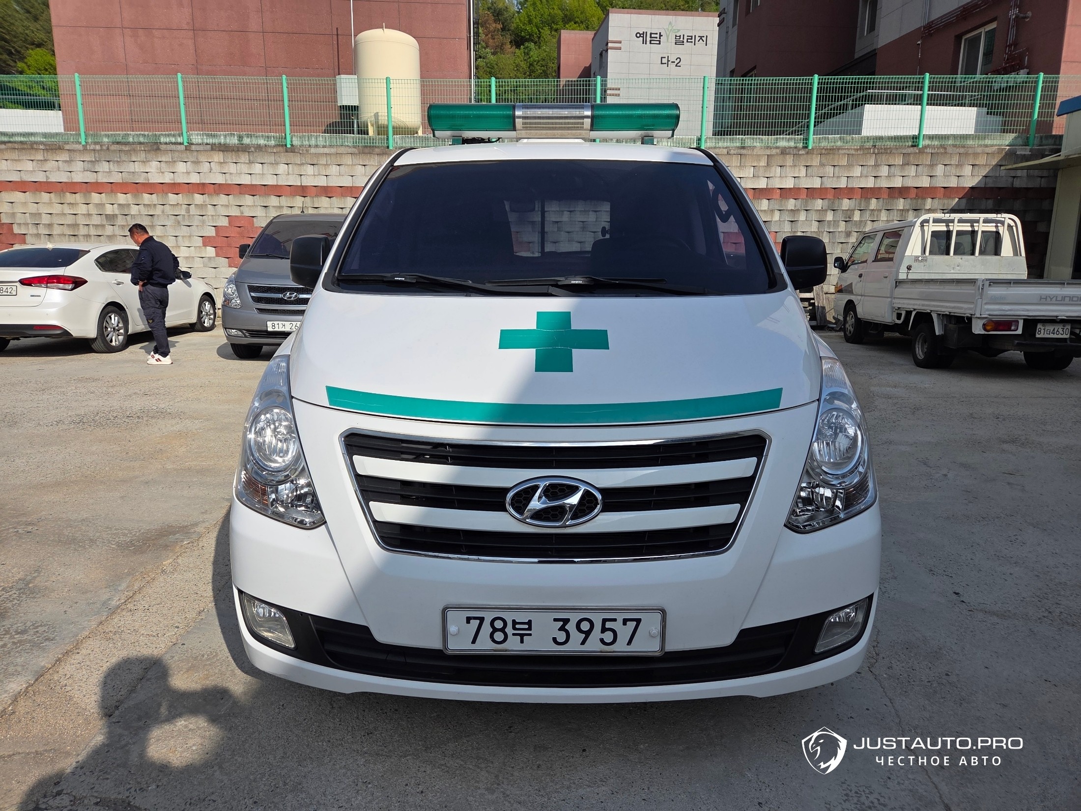 Автомобиль Hyundai Starex