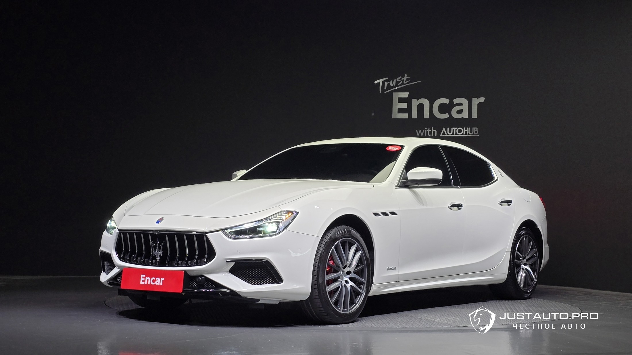 Автомобиль Maserati Ghibli