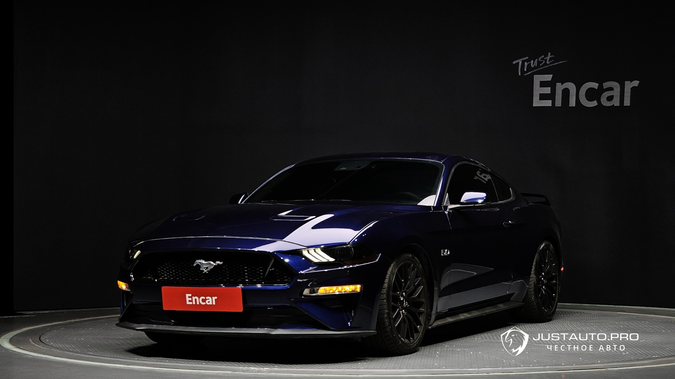 Автомобиль Ford Mustang