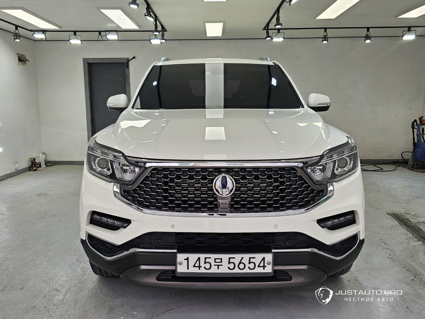 Автомобиль KG_Mobility_Ssangyong Rexton