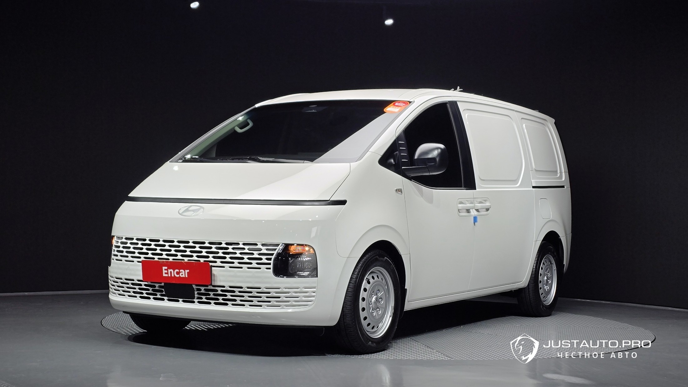 Автомобиль Hyundai Staria